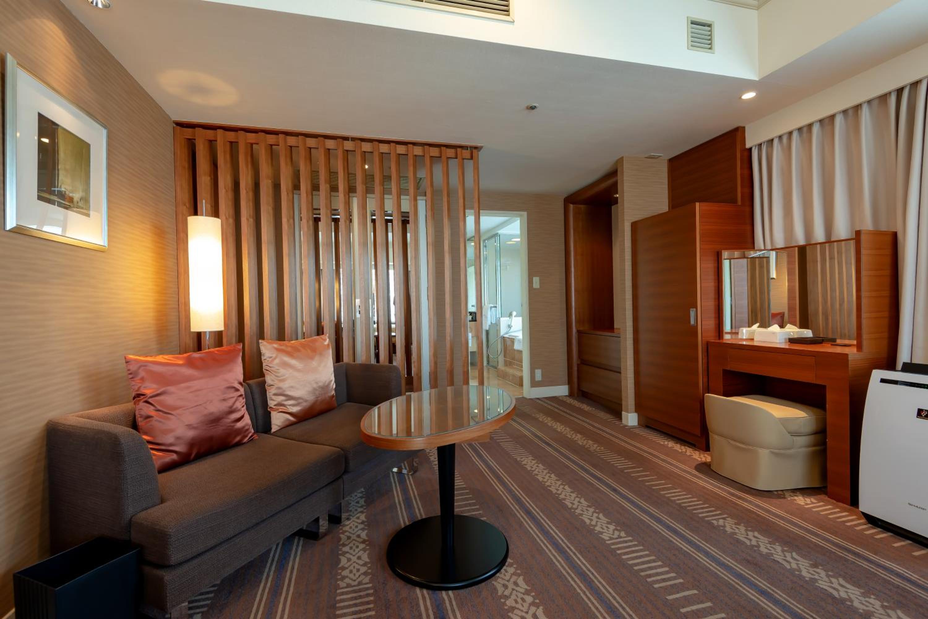 Corner Deluxe Double Room- Non-Smoking  - Photo 4