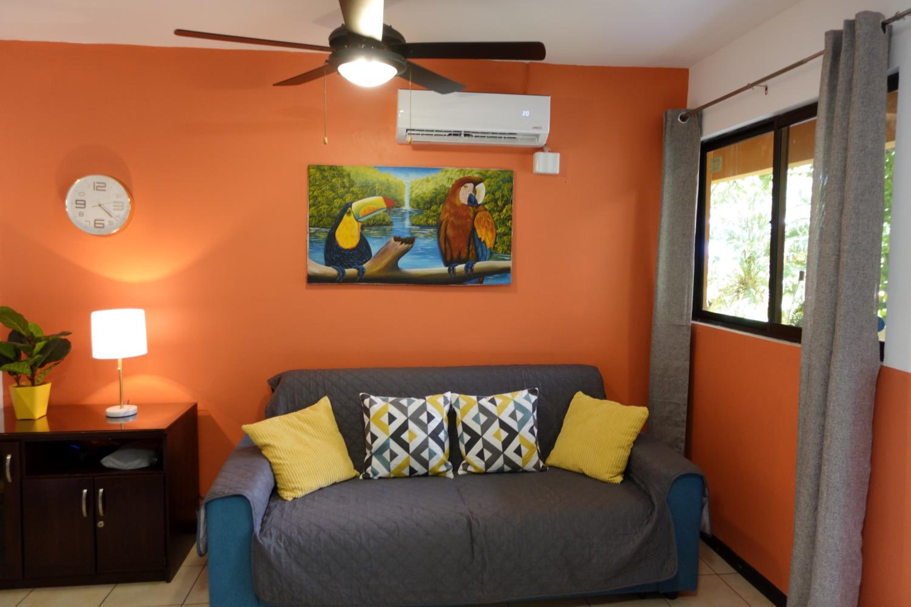 One-Bedroom Apartment photo 1