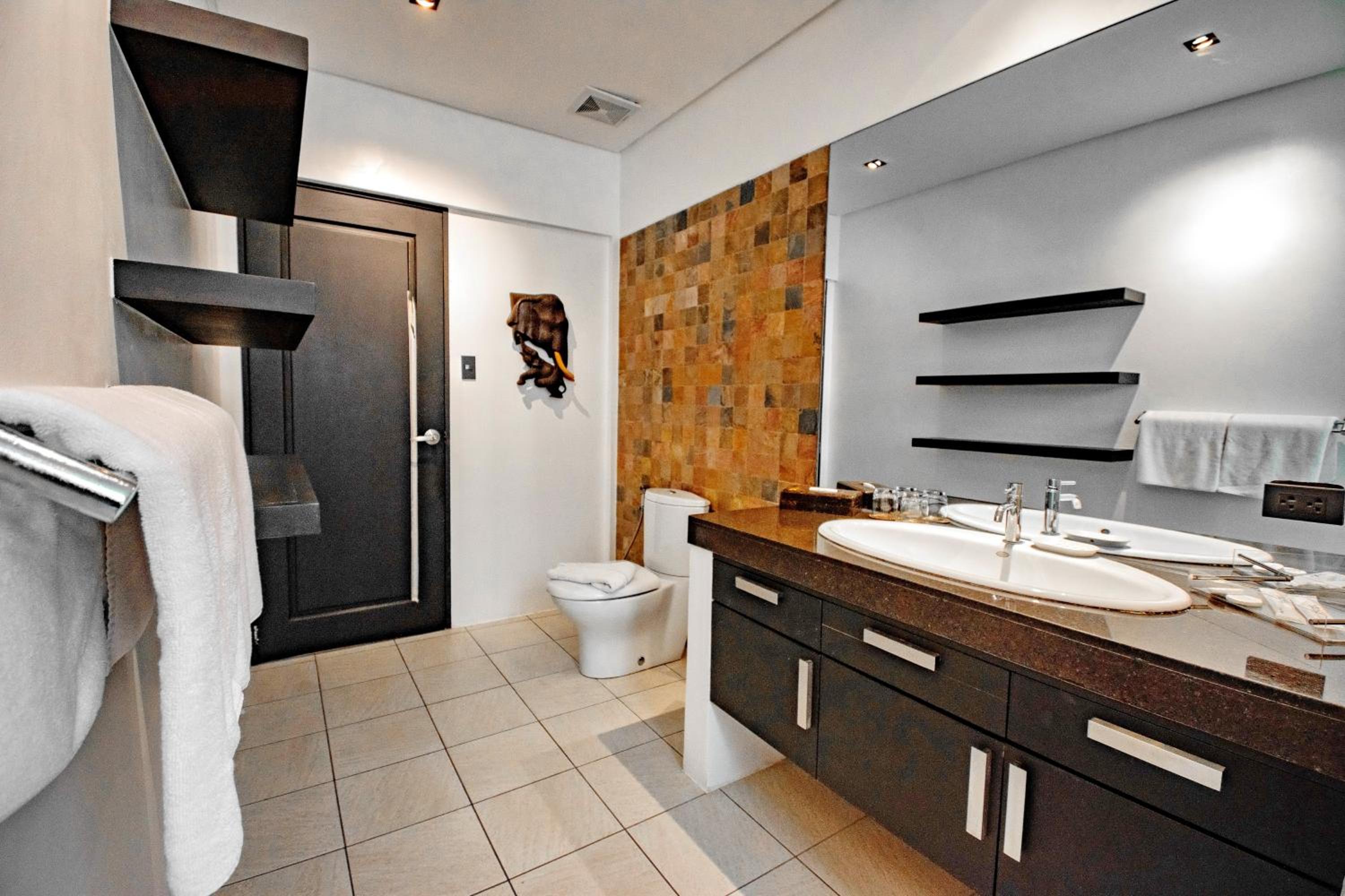 Beachfront Suite  - Photo 2
