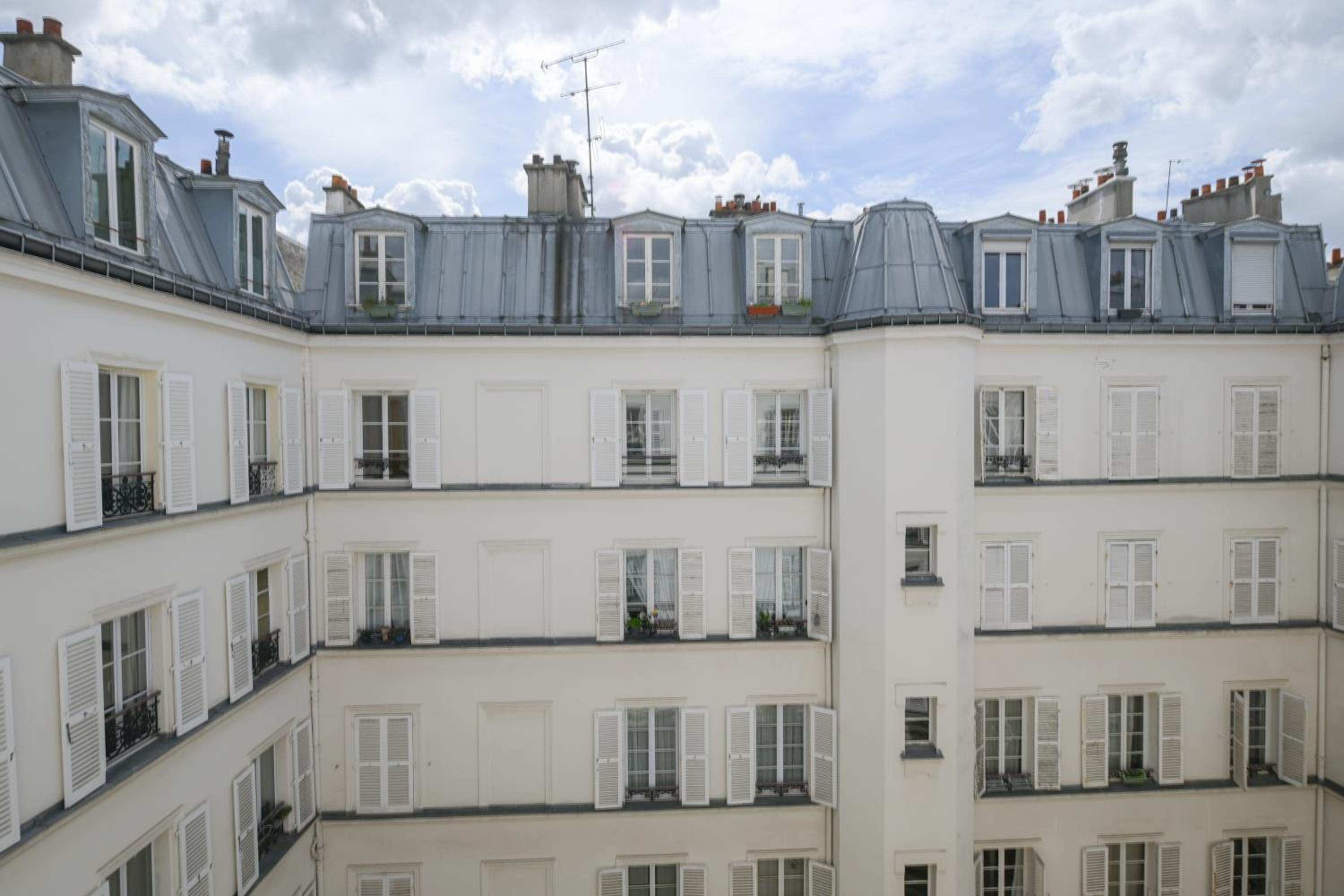 Two-Bedroom Apartment with View photo 2
