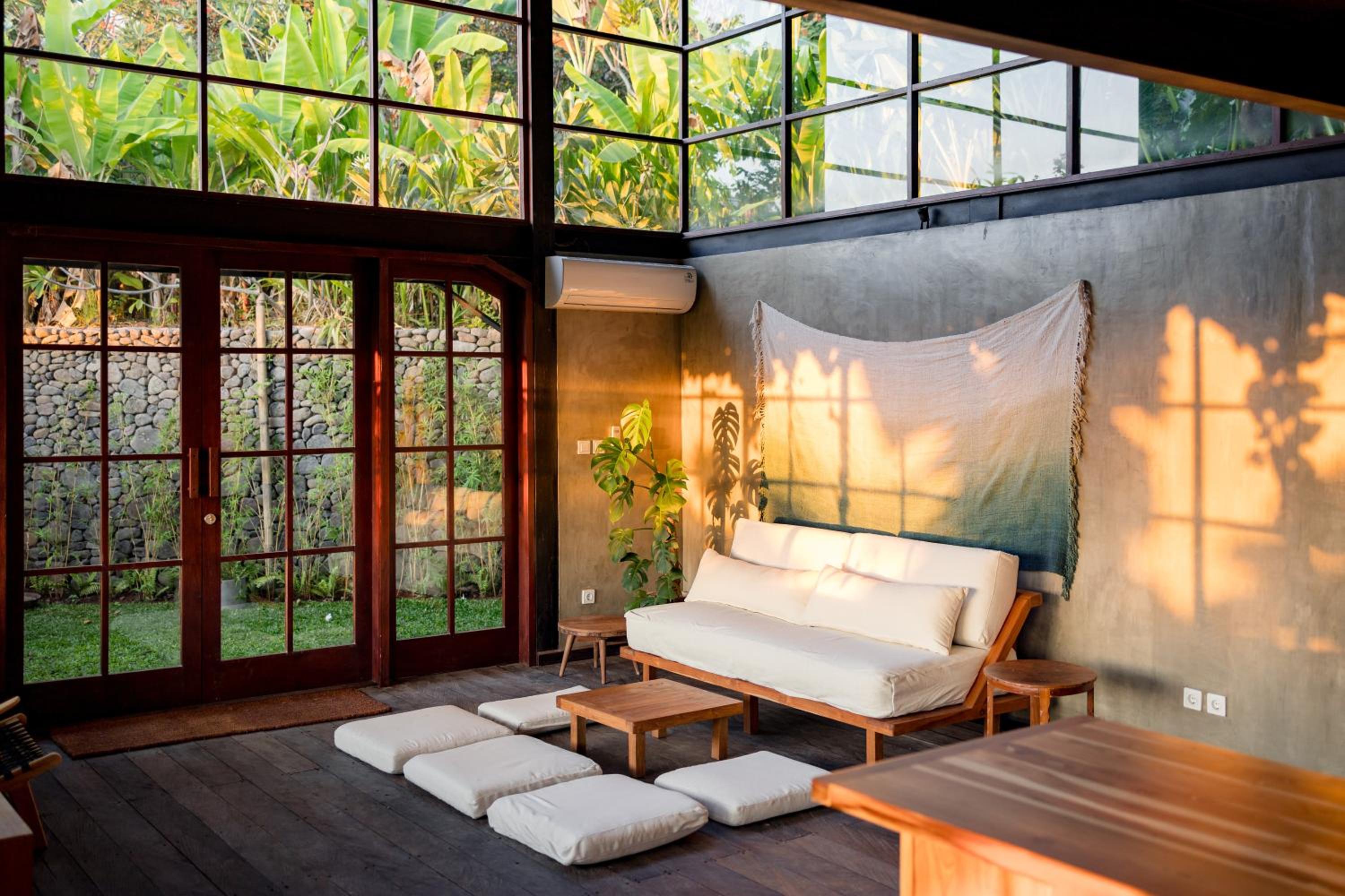 Two-Bedroom Villa to Villa Sora Sumberkima Hill