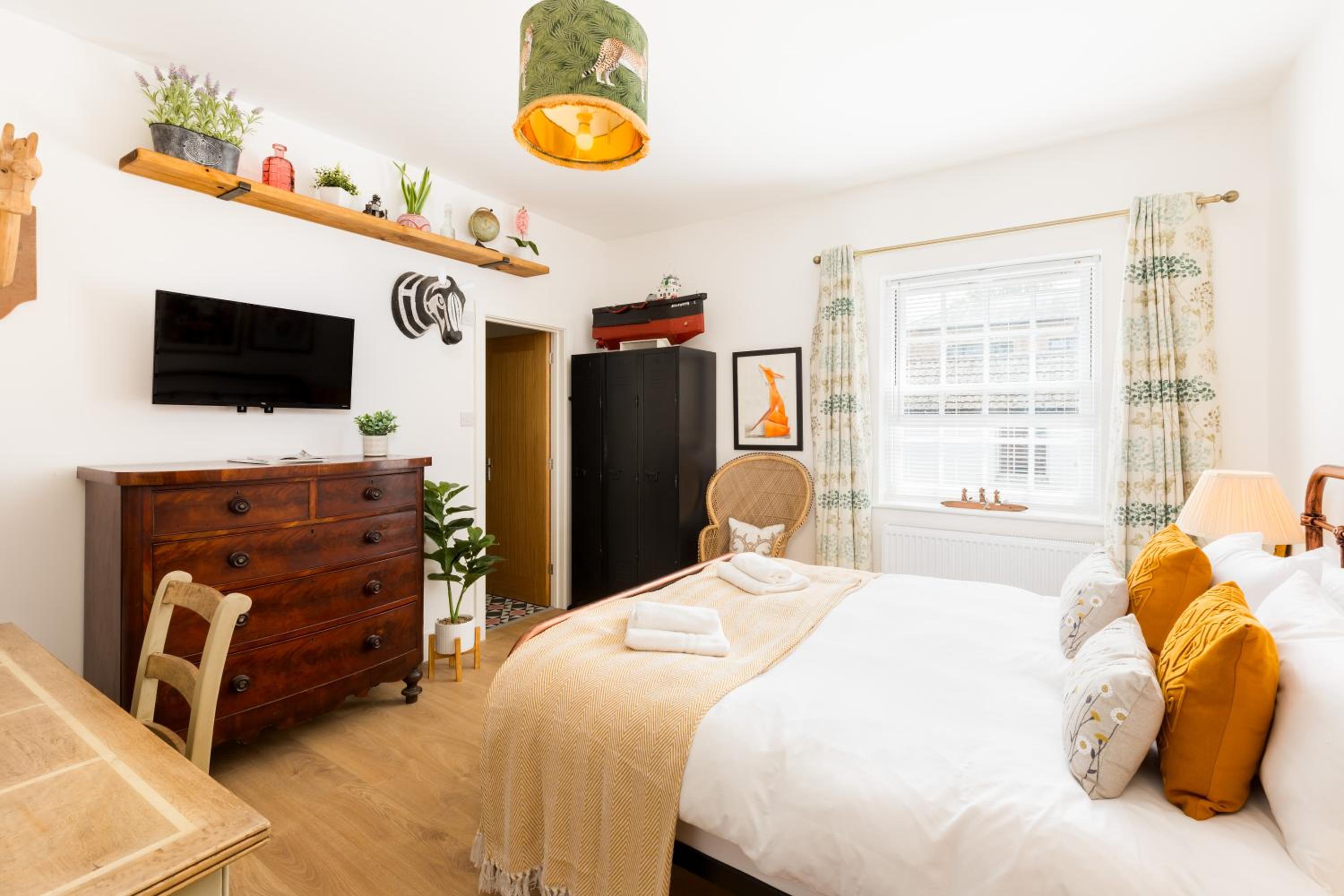 One-Bedroom Apartment photo 1