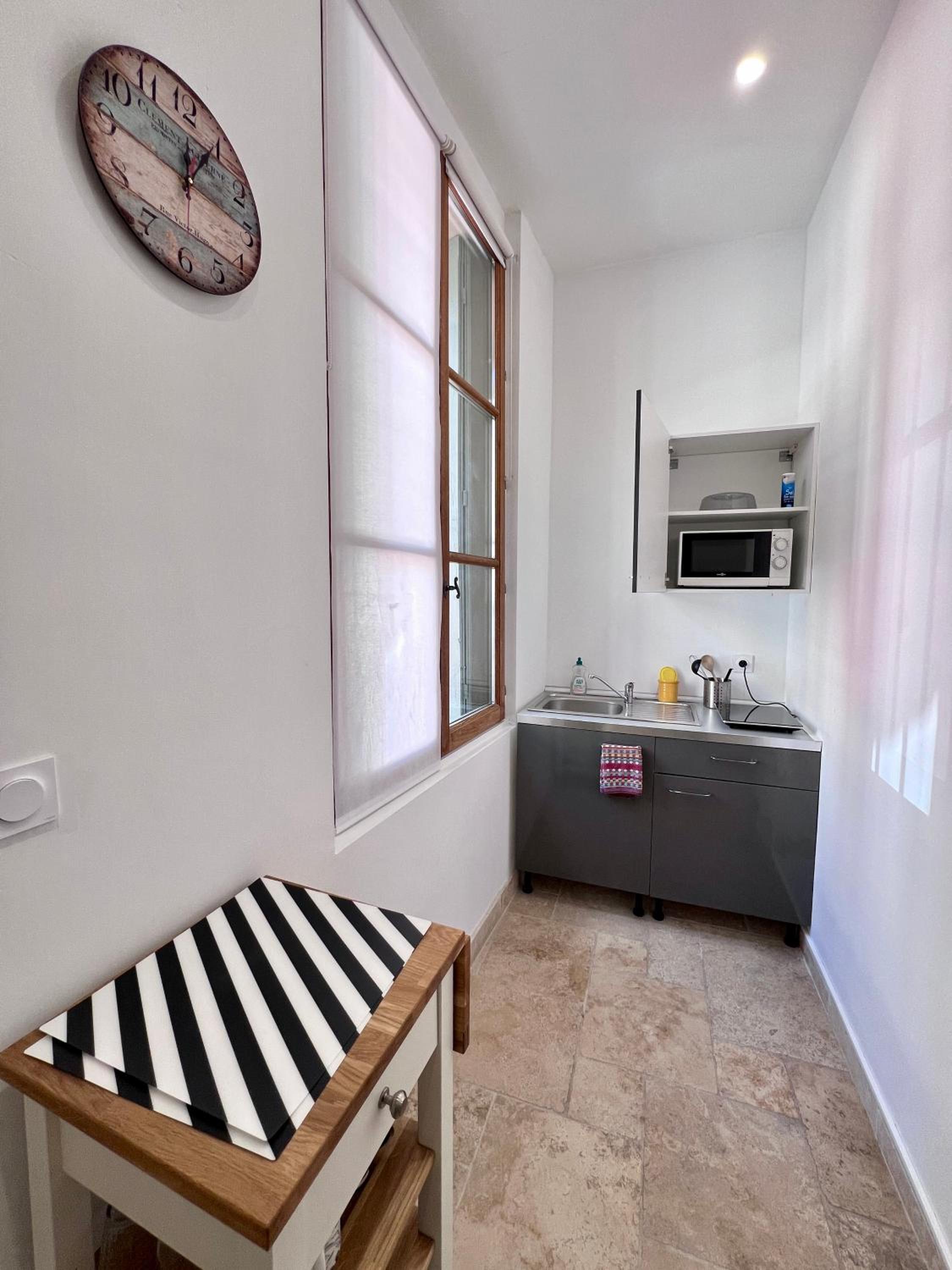 Studio with Terrace - Photo 9