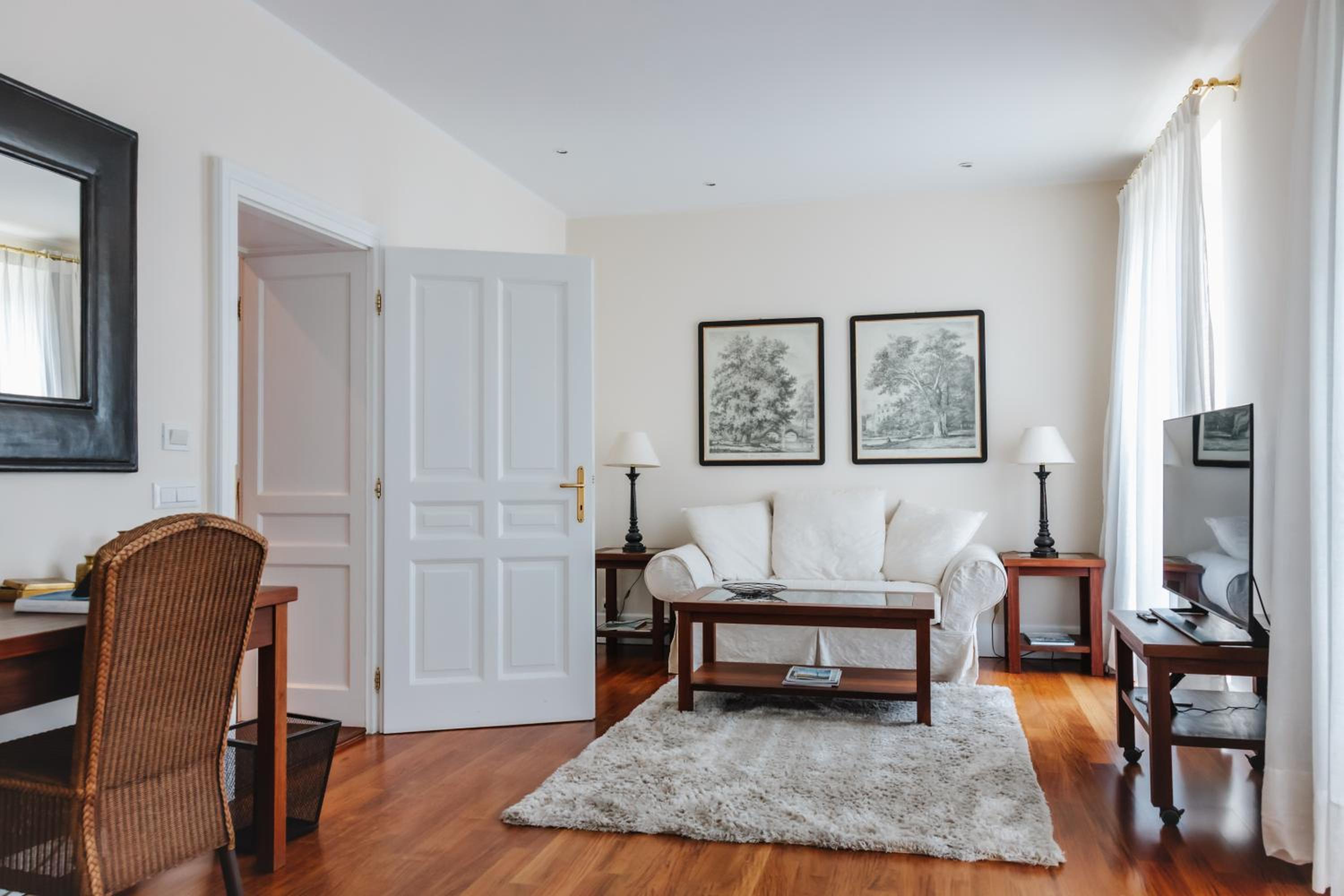 King Suite with Spa Bath - Annex