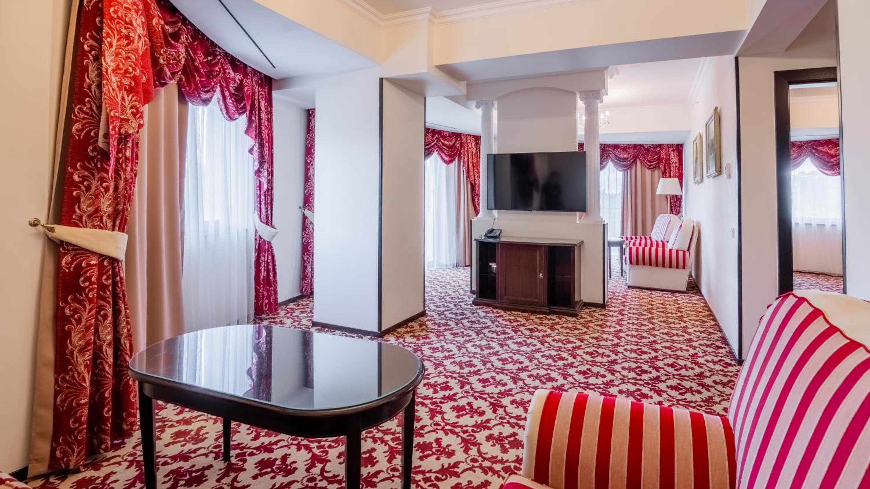 Royal Suite - Photo 5