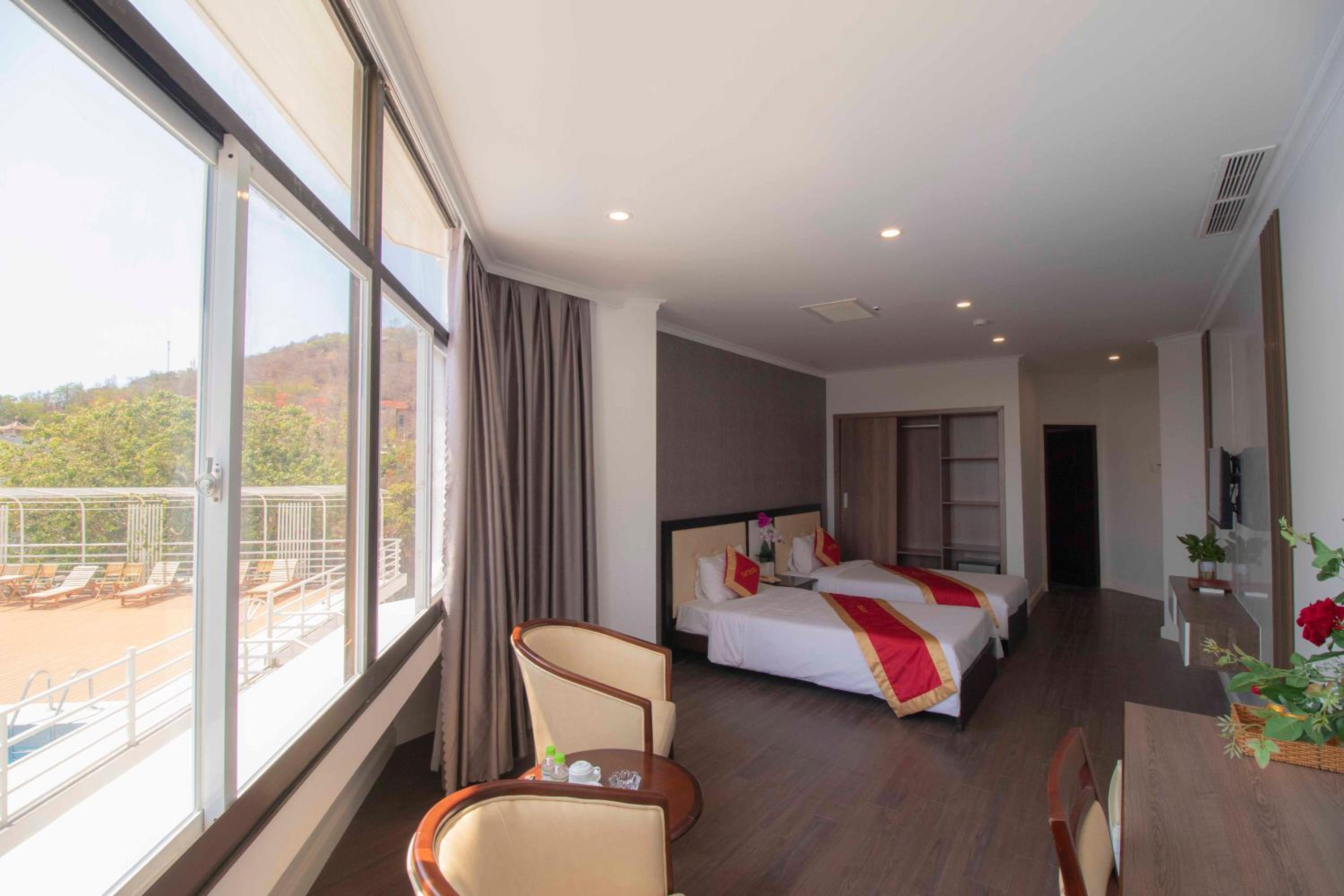 Deluxe Twin Room photo 2