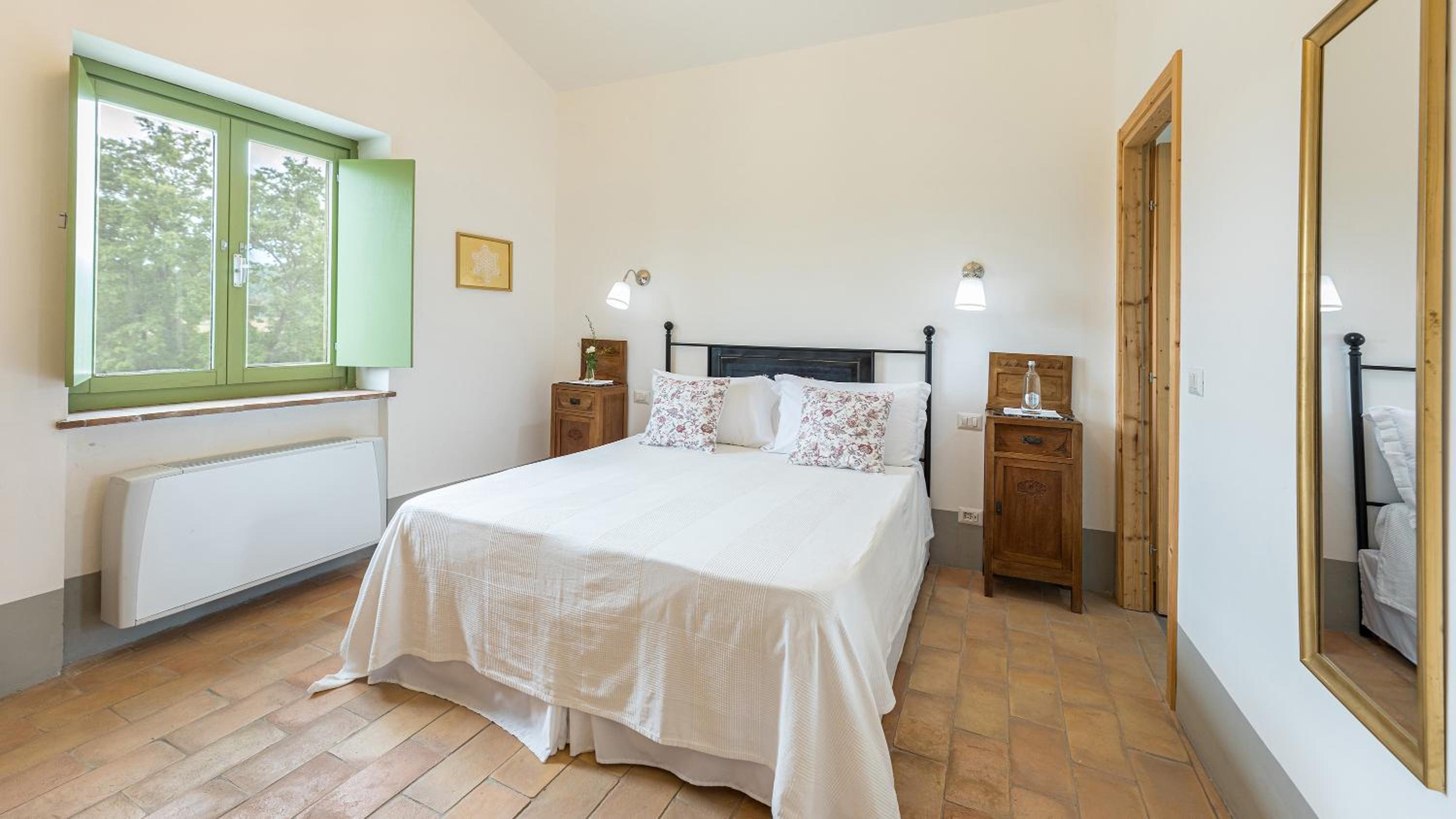 Six-Bedroom Villa  photo 3