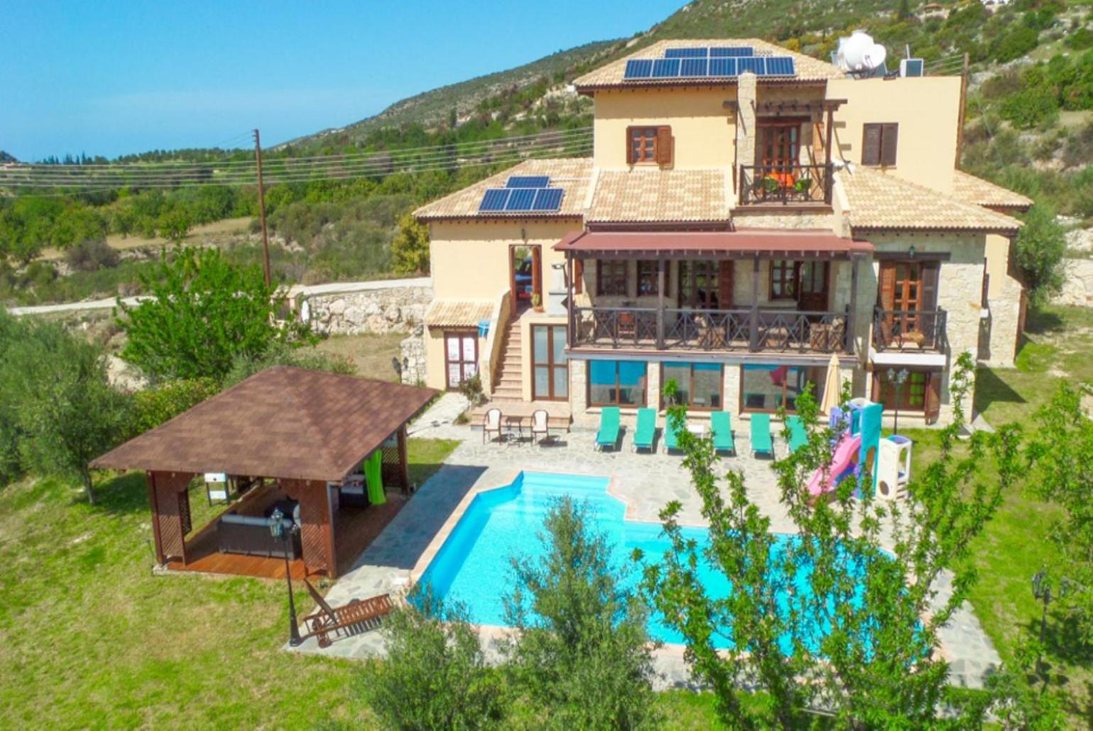Villa photo 2