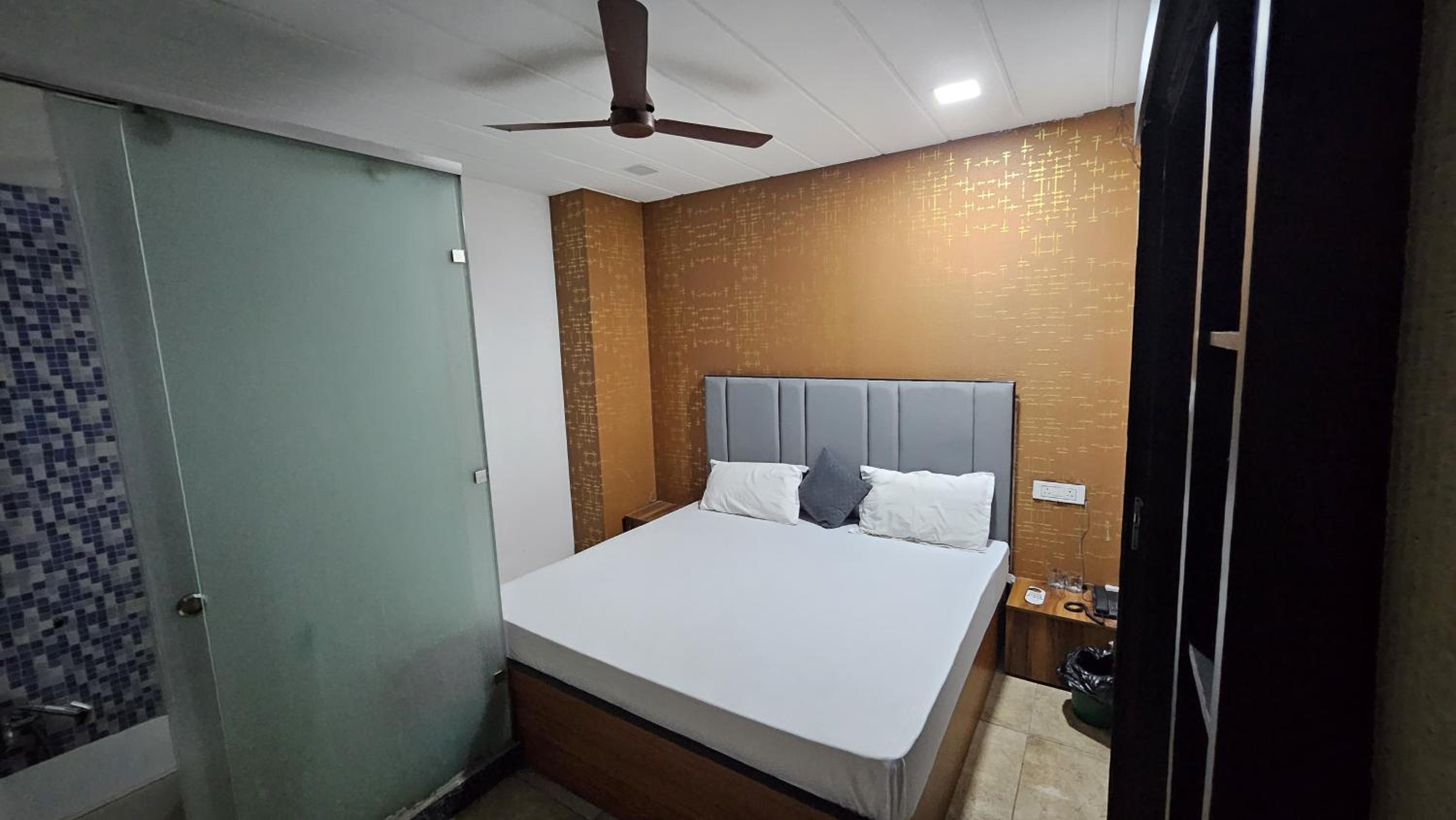 Economy Double Room photo 1