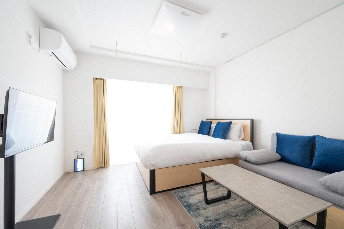 One-Bedroom Apartment photo 2