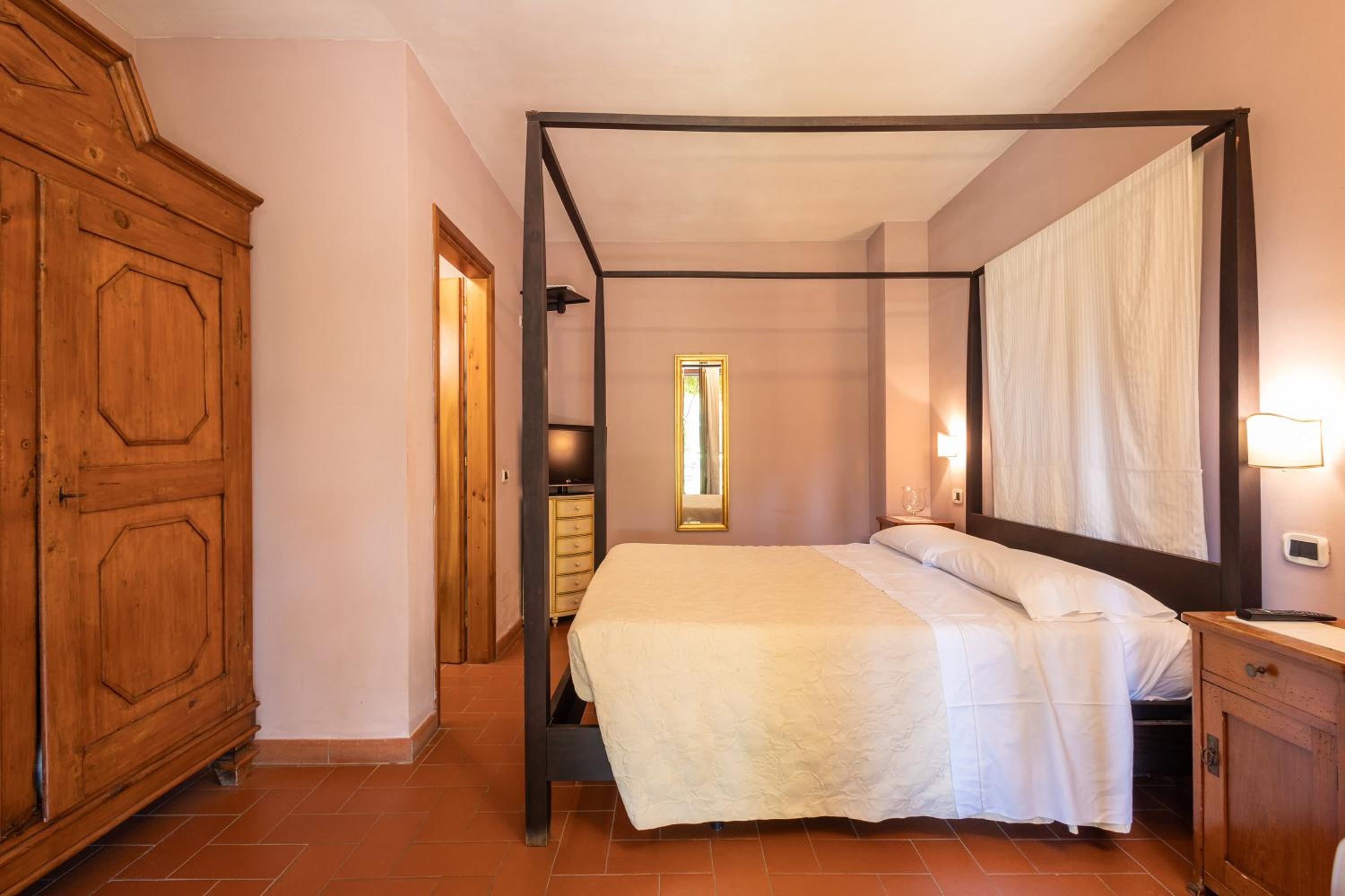 Economy Double Room - Photo 6
