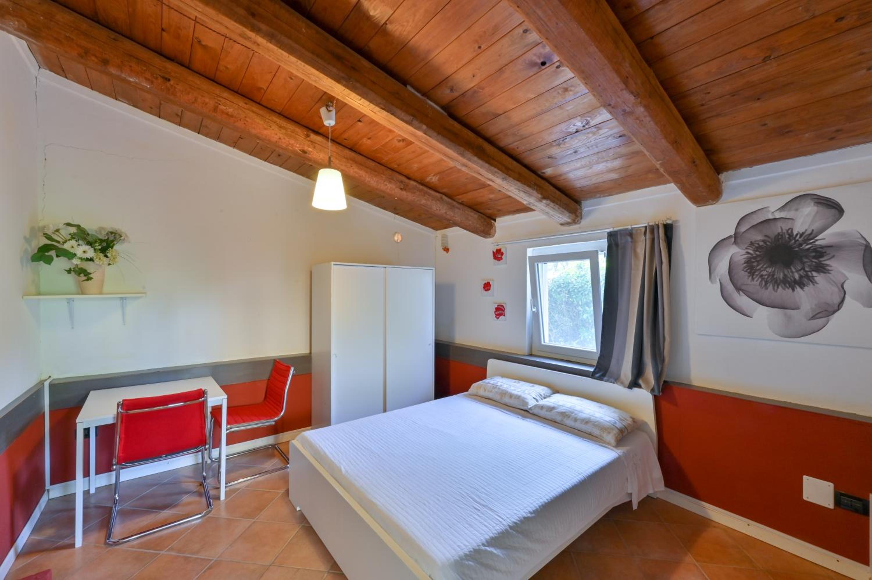 One-Bedroom House photo 1