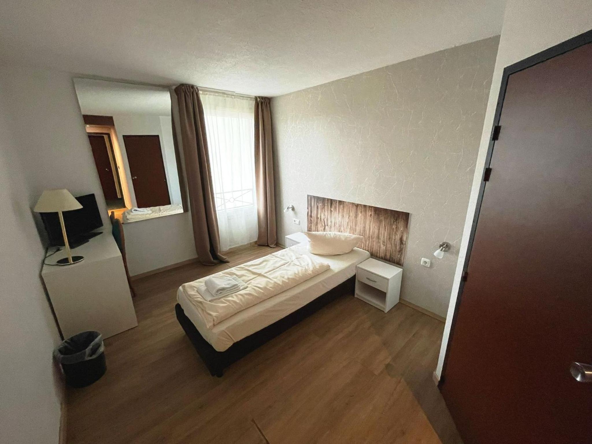 Single Room photo 2
