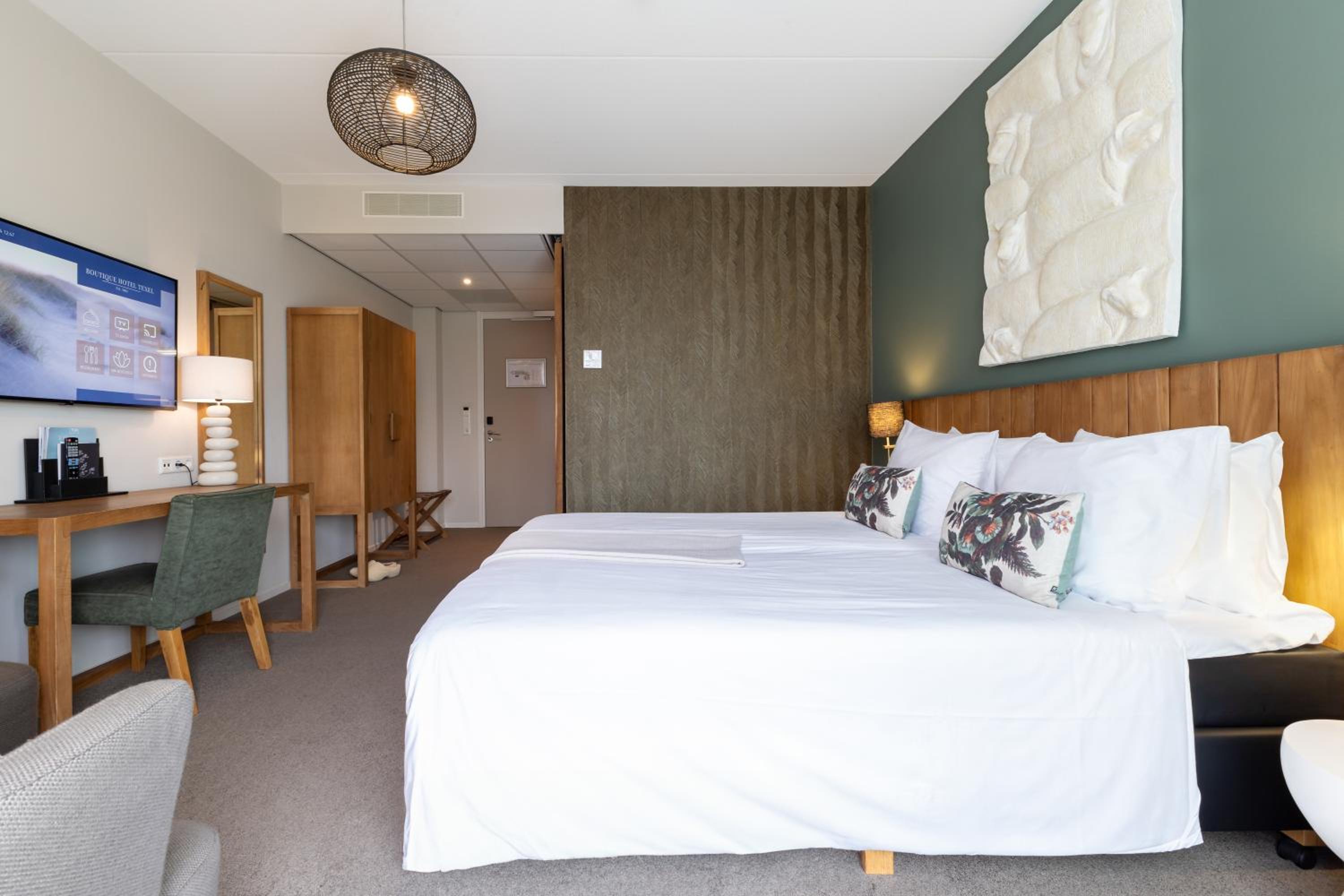 Deluxe Double Room with Shower