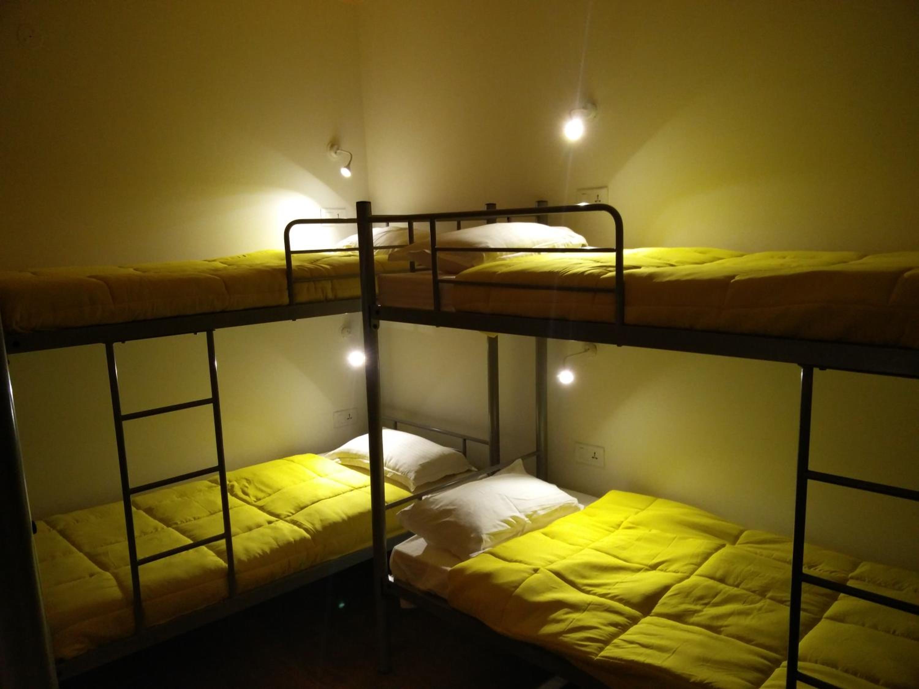 Bed in 10-Bed Mixed Dormitory Room photo 2