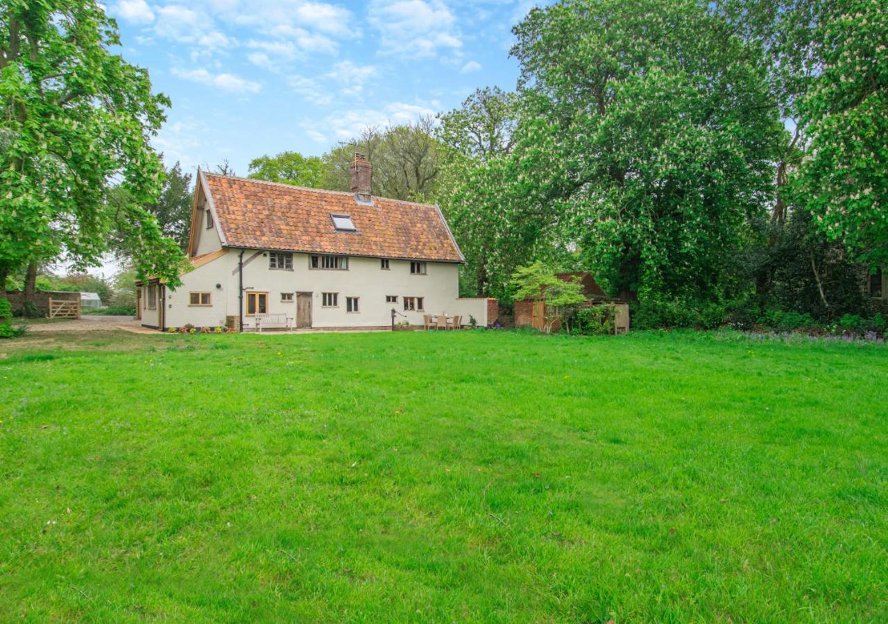 Four-Bedroom House photo 2