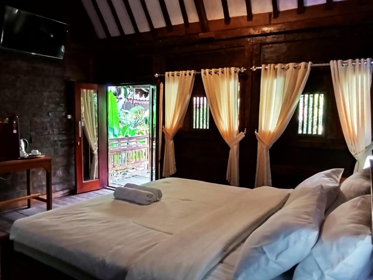 Standard Double Room - Photo 10