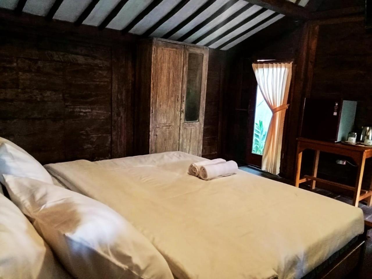 Standard Double Room - Photo 11
