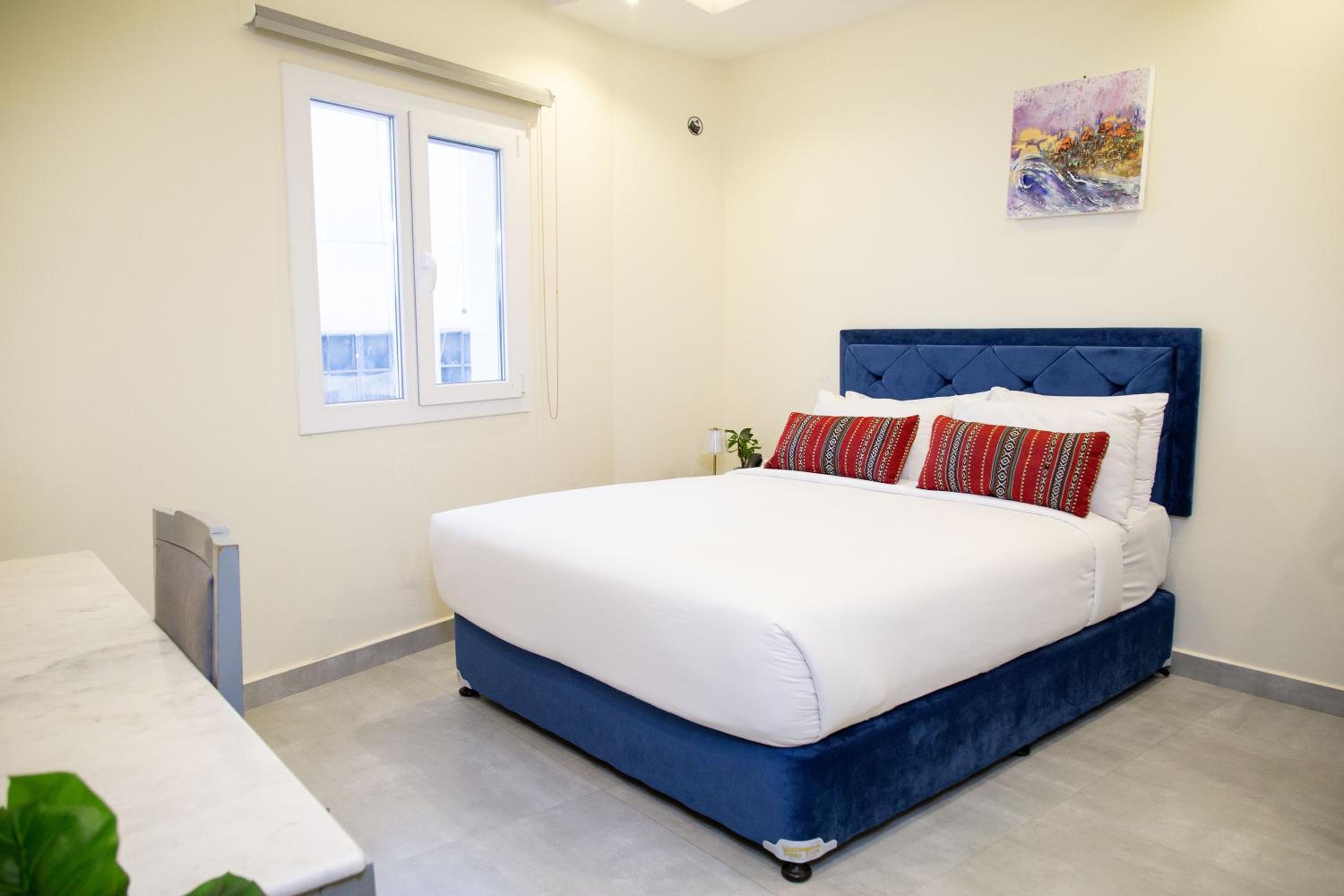 Standard Queen Room photo 1