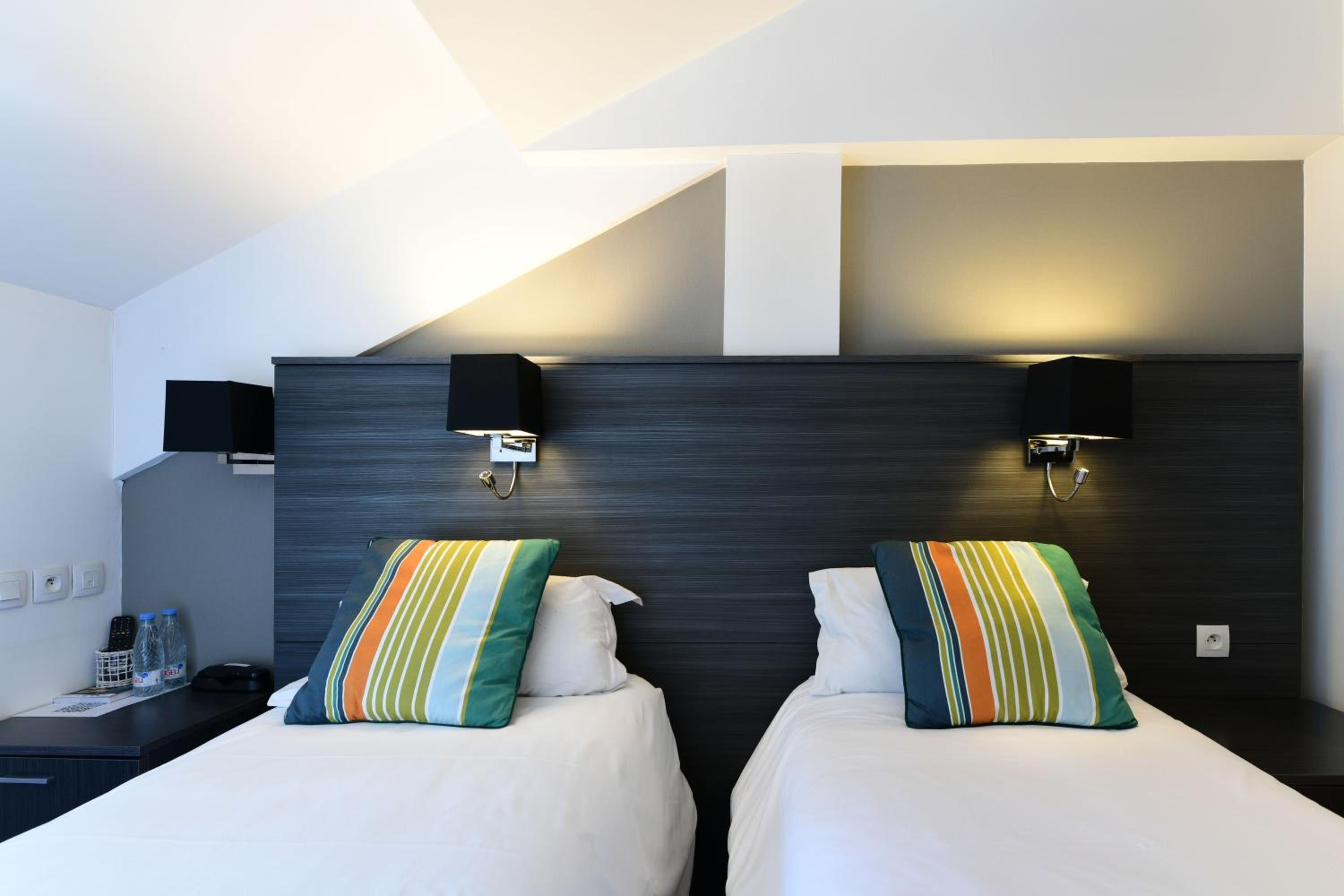 Twin Room - Photo 1