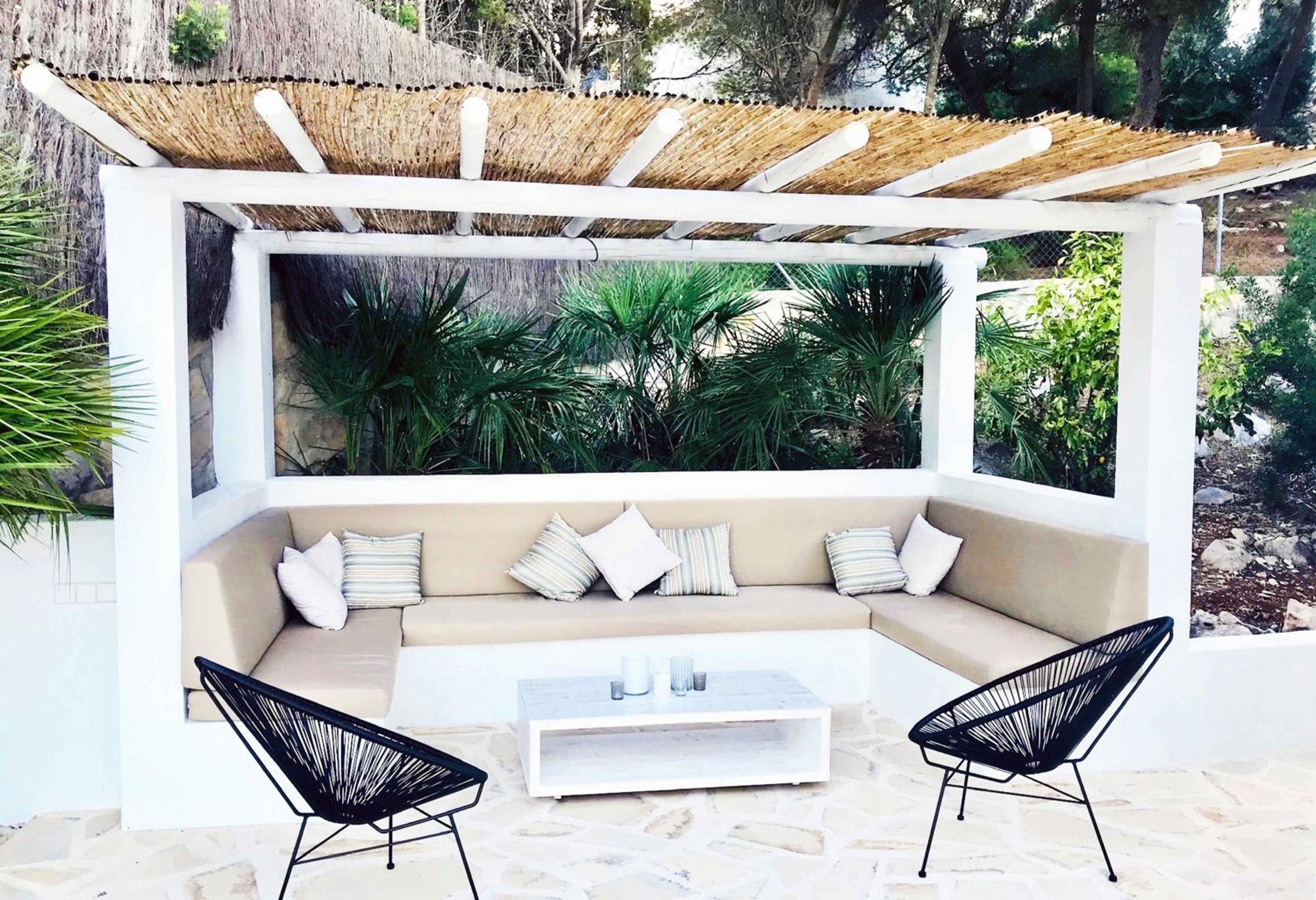 Villa photo 2