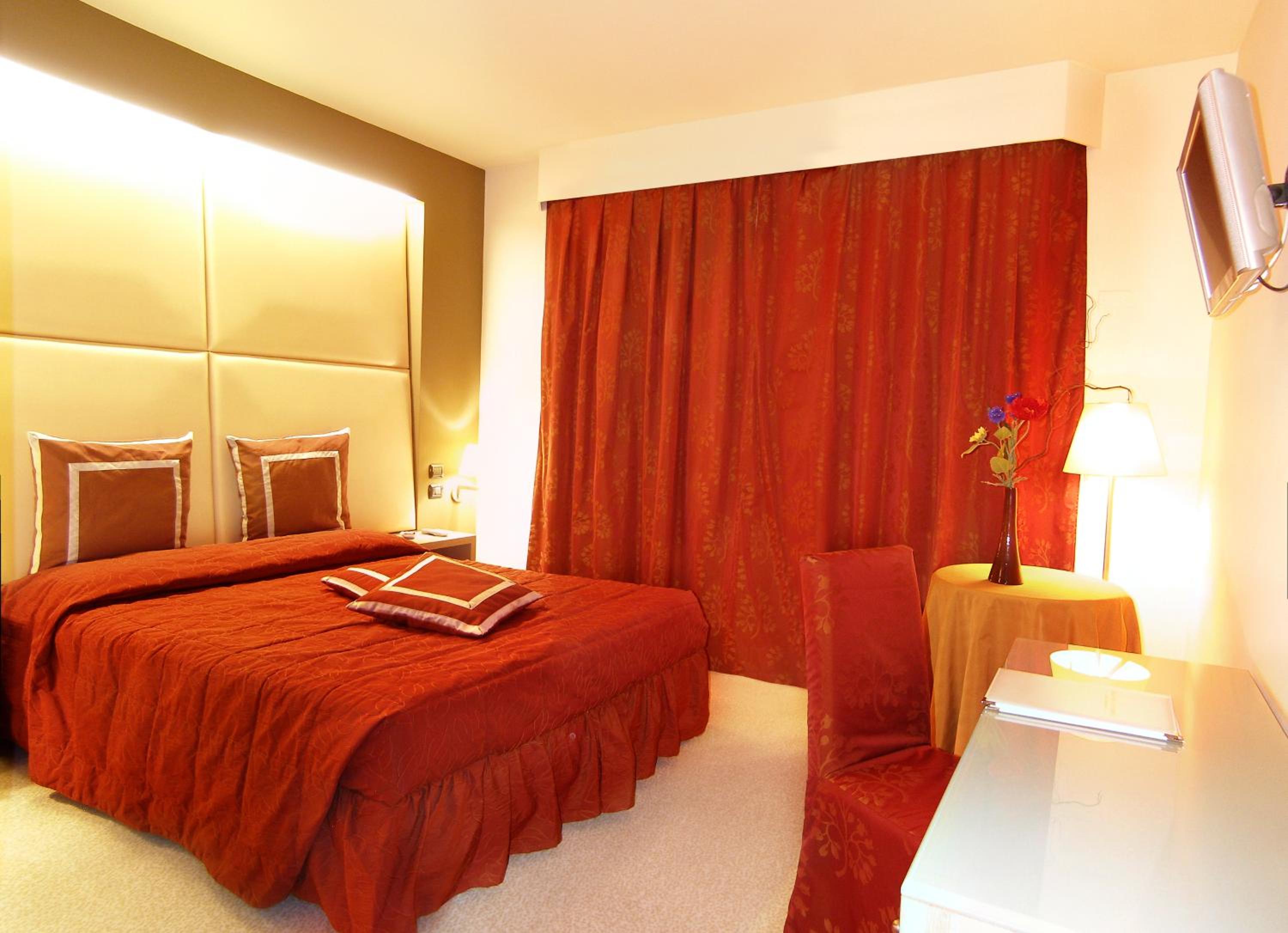 Standard Double Room photo 3