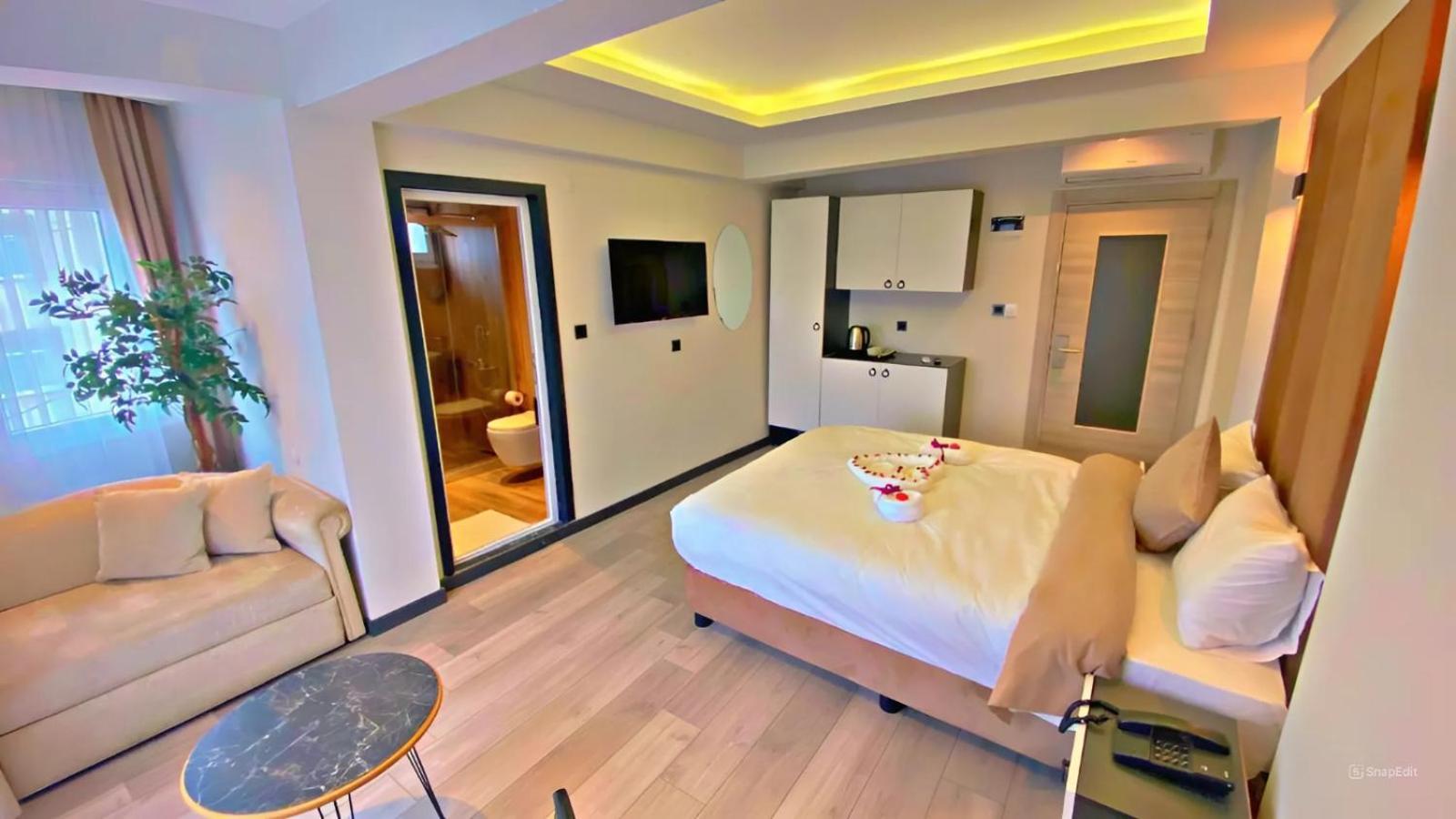 Triple Room with City View