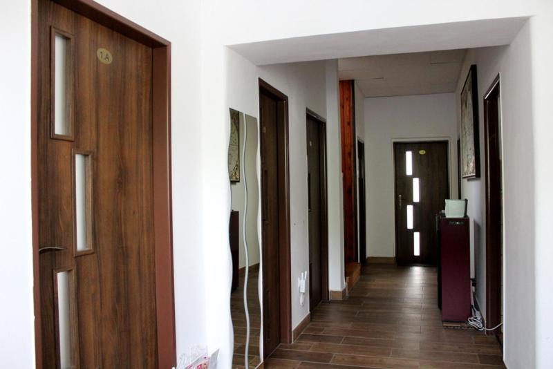 Large Double Room - Photo 10