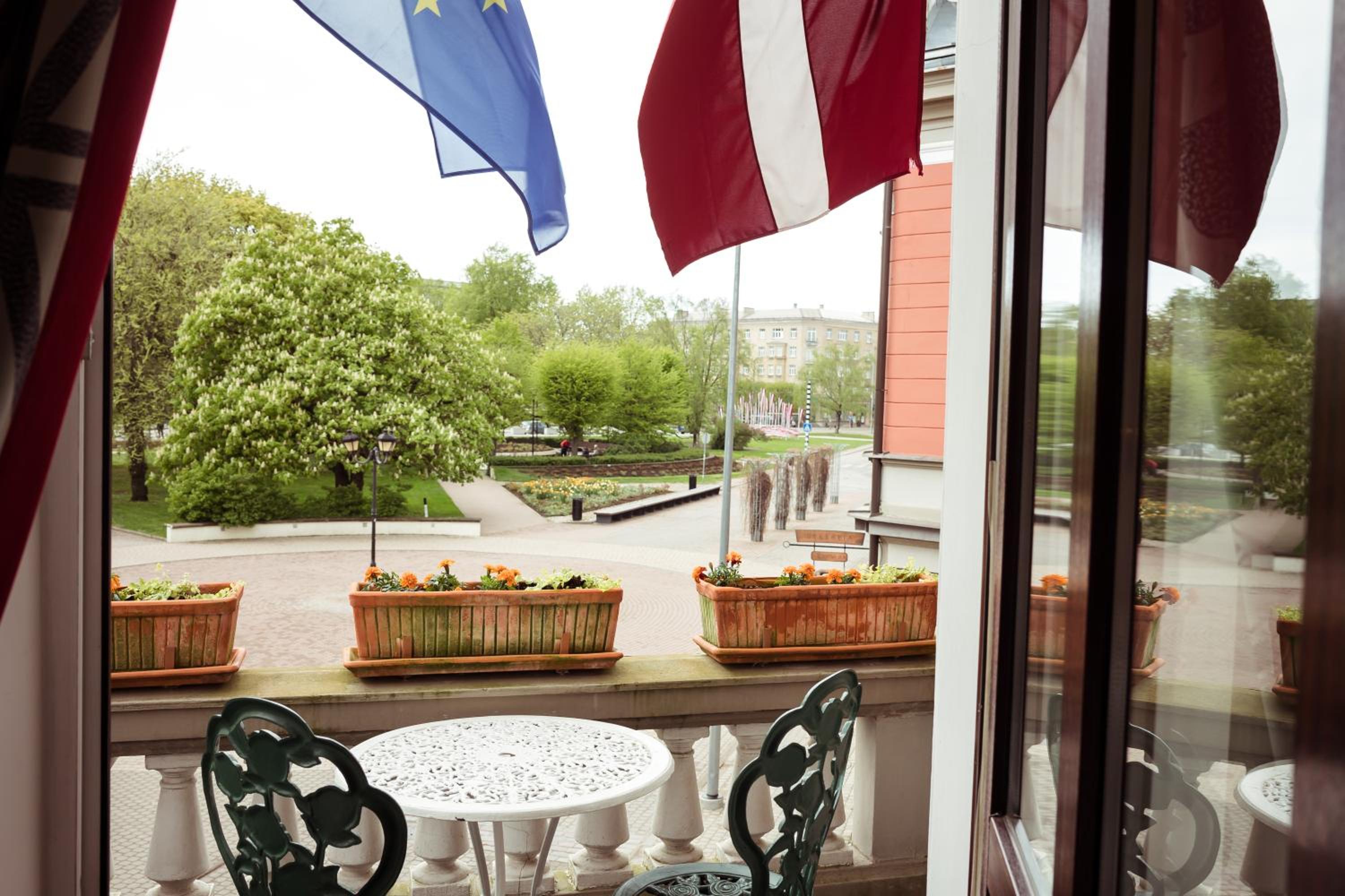 Suite - Photo 7