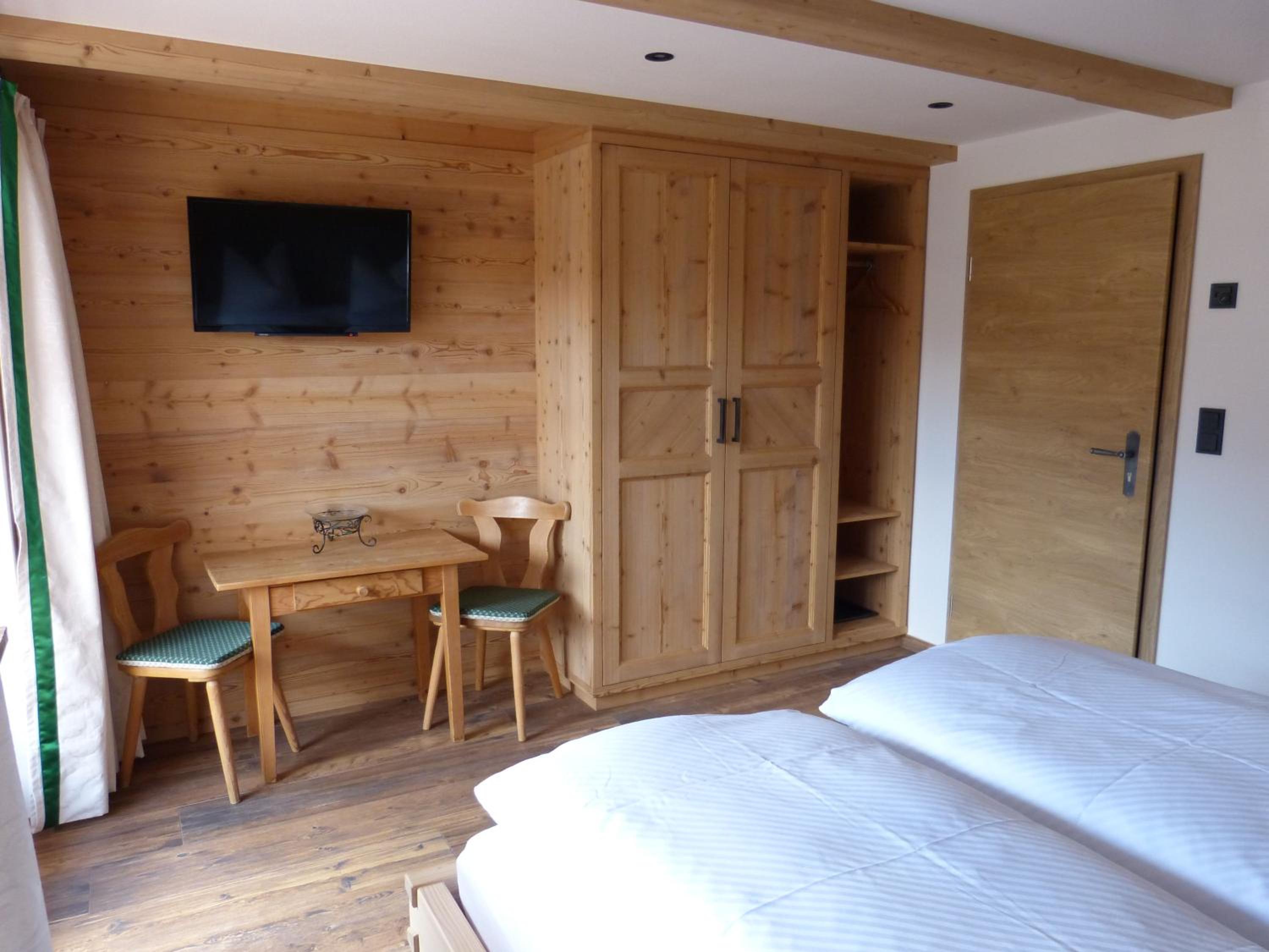 Two-Bedroom Apartment with Balcony photo 2