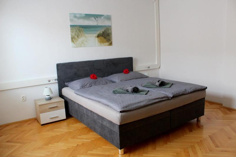 Large Double Room - Photo 20