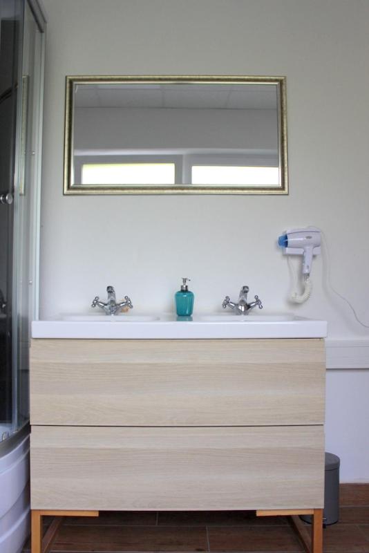 Large Double Room - Photo 16