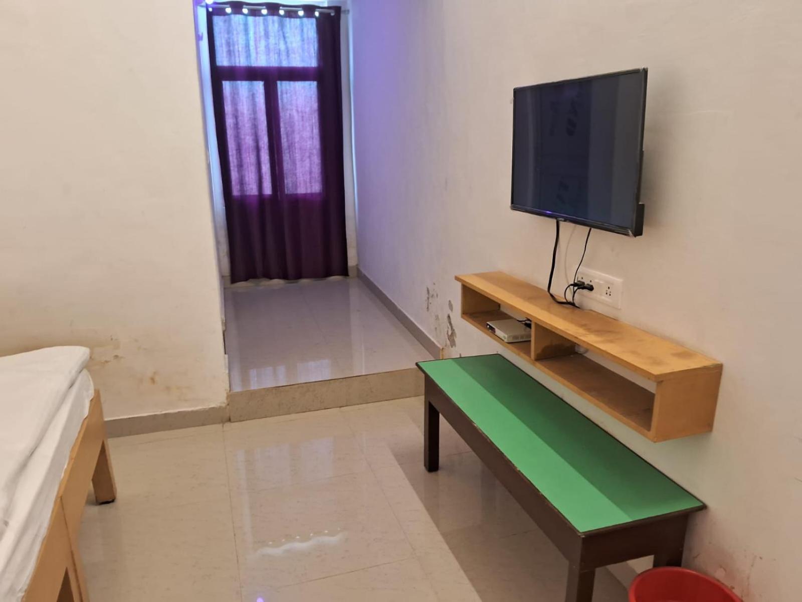 Double Room - Photo 4