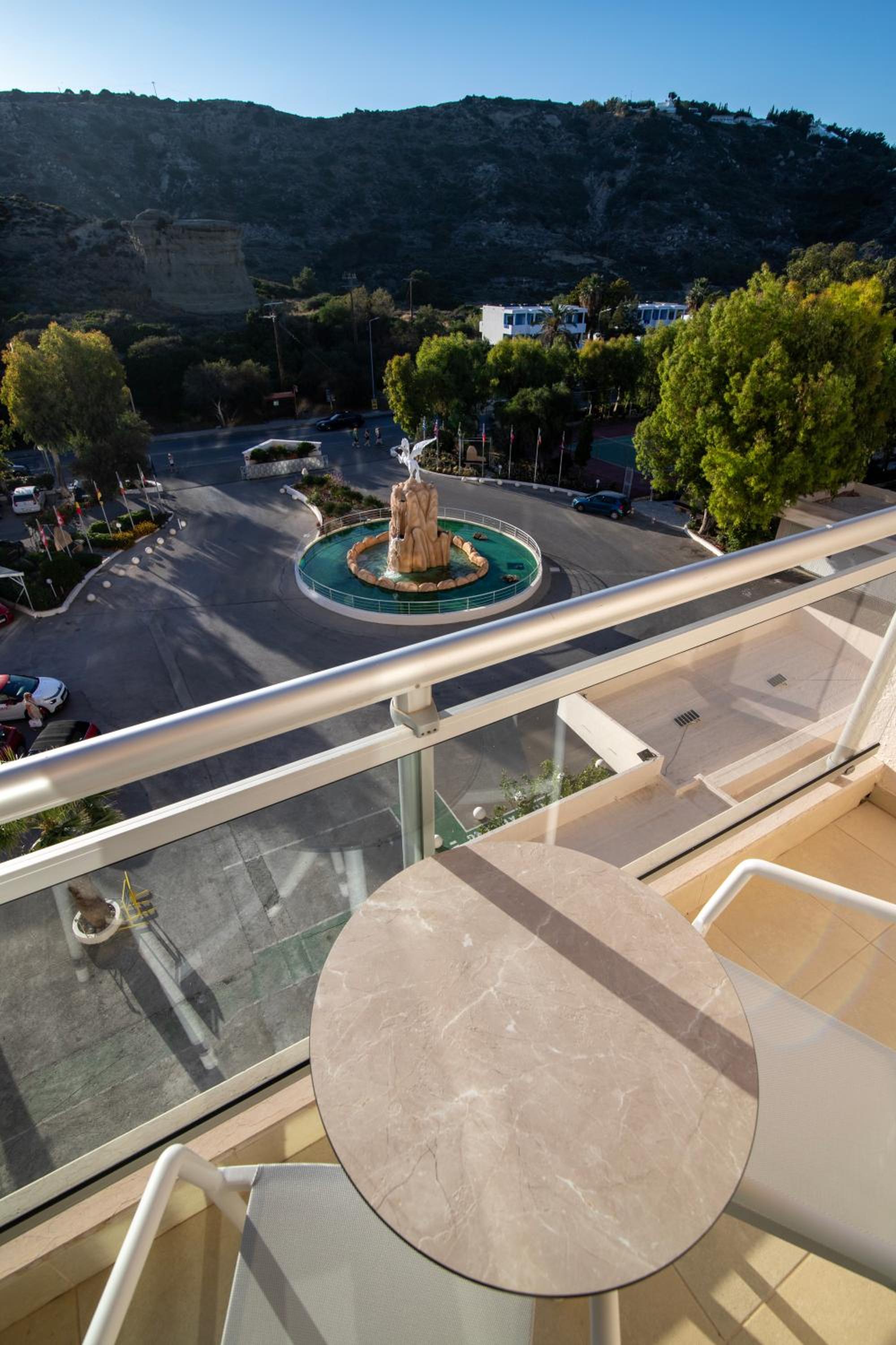 Executive Mountain View - Photo 5