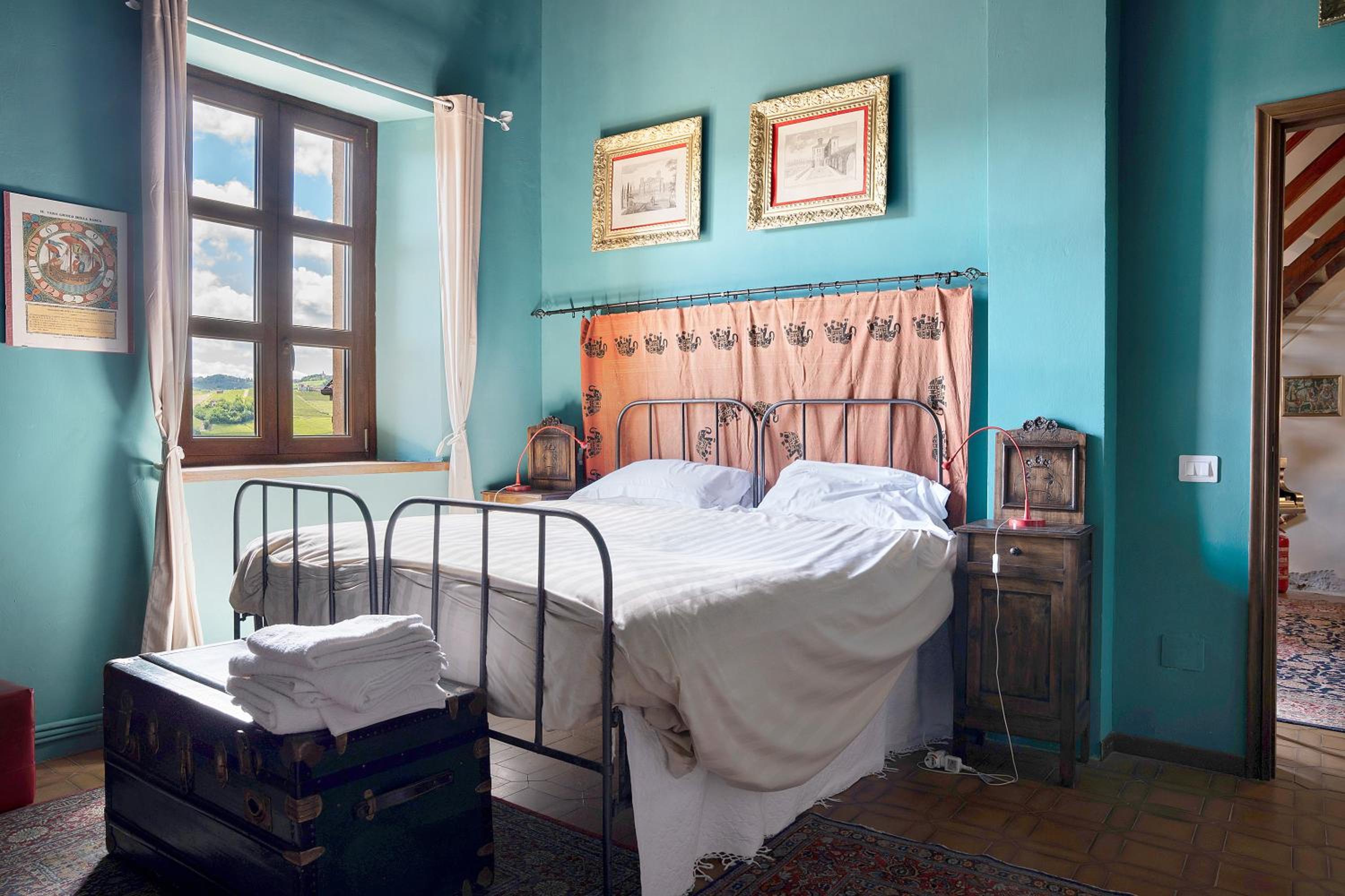 Two-Bedroom Deluxe Apartment with Garden View