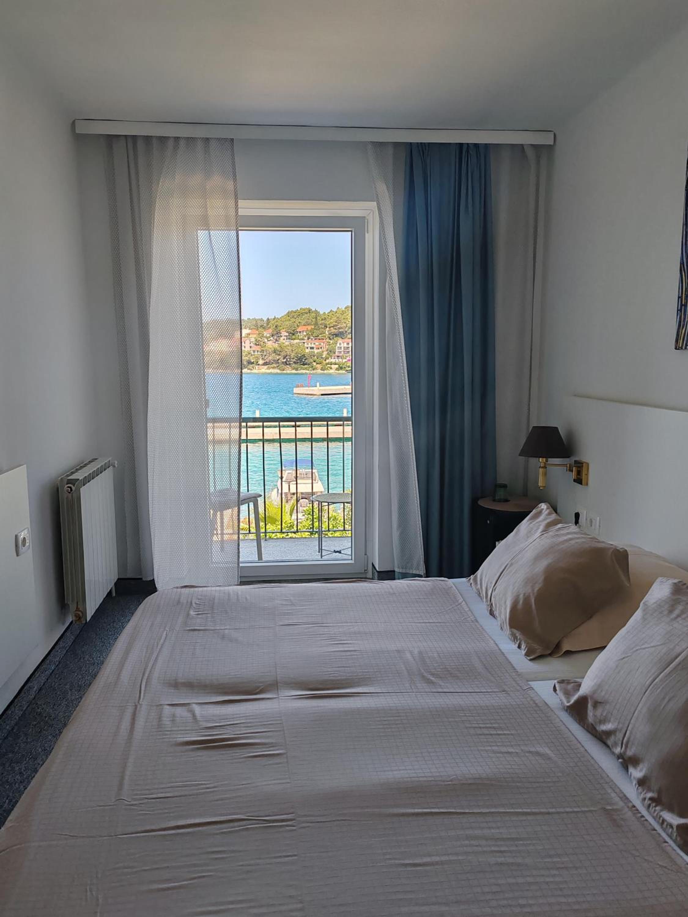 Double Room - Photo 10