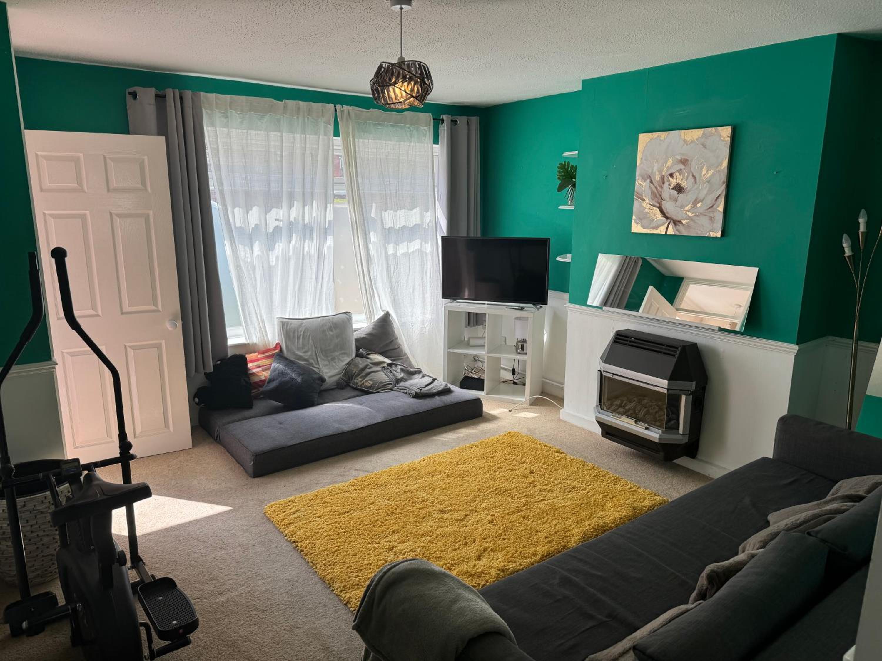Three-Bedroom House photo 1