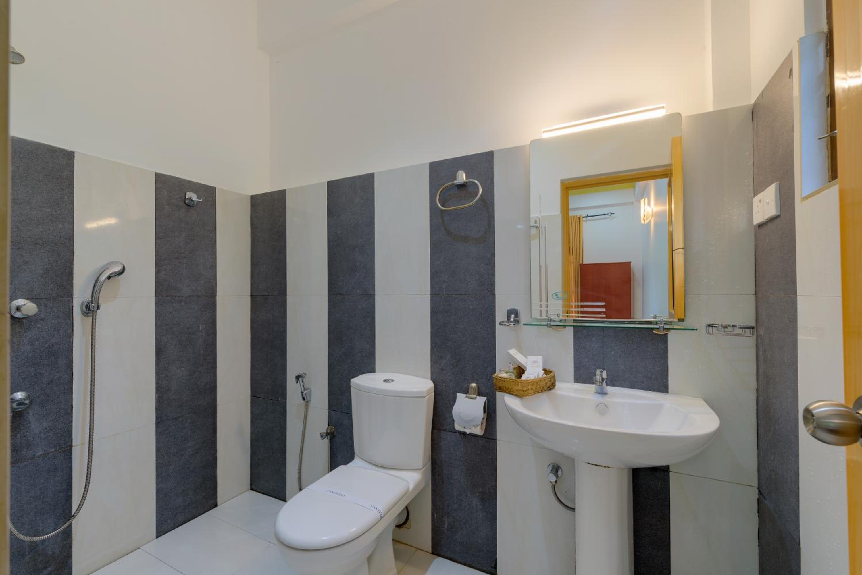 Deluxe Double Room with Balcony photo 1