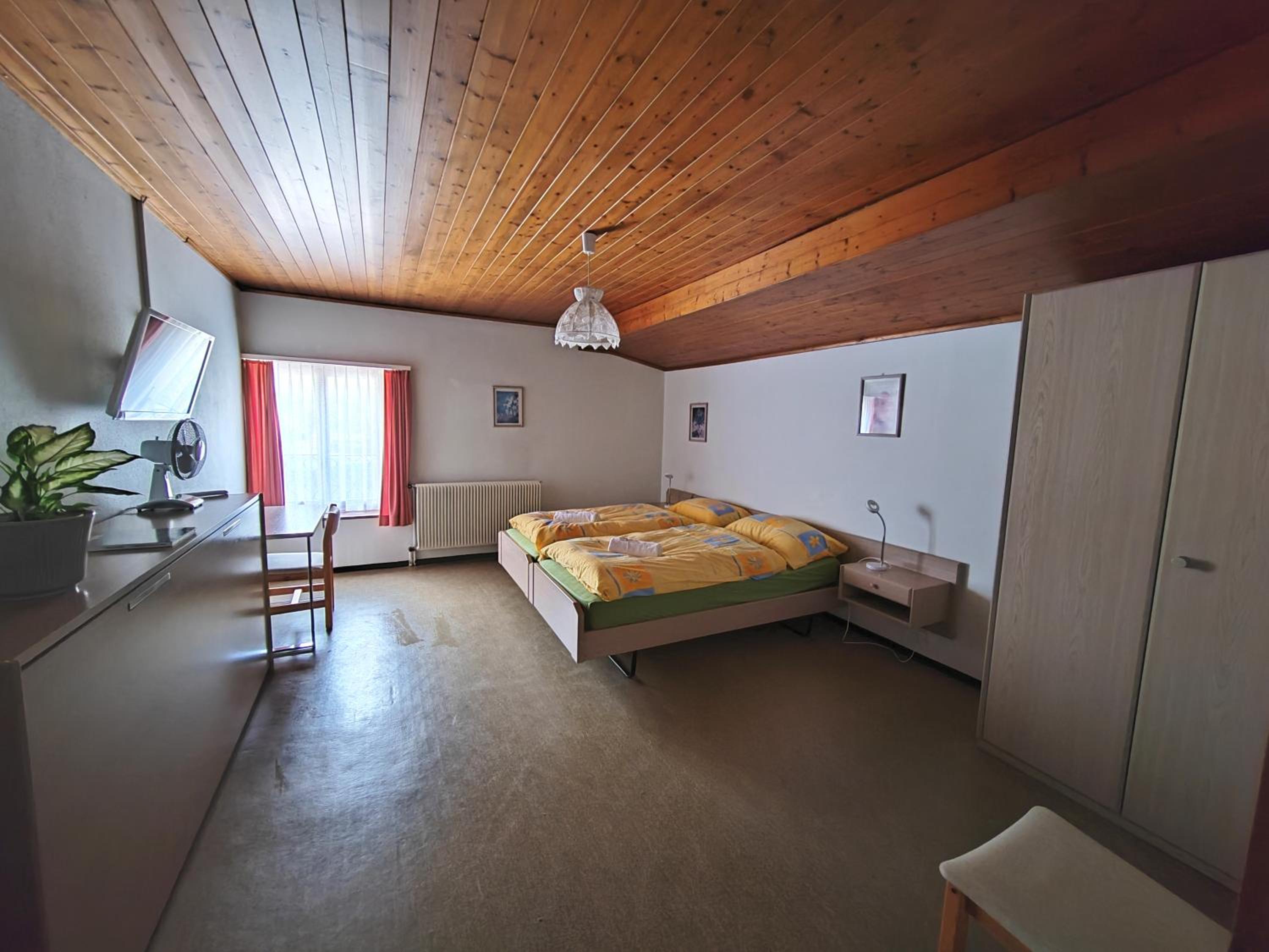 Double Room with Private Bathroom photo 2