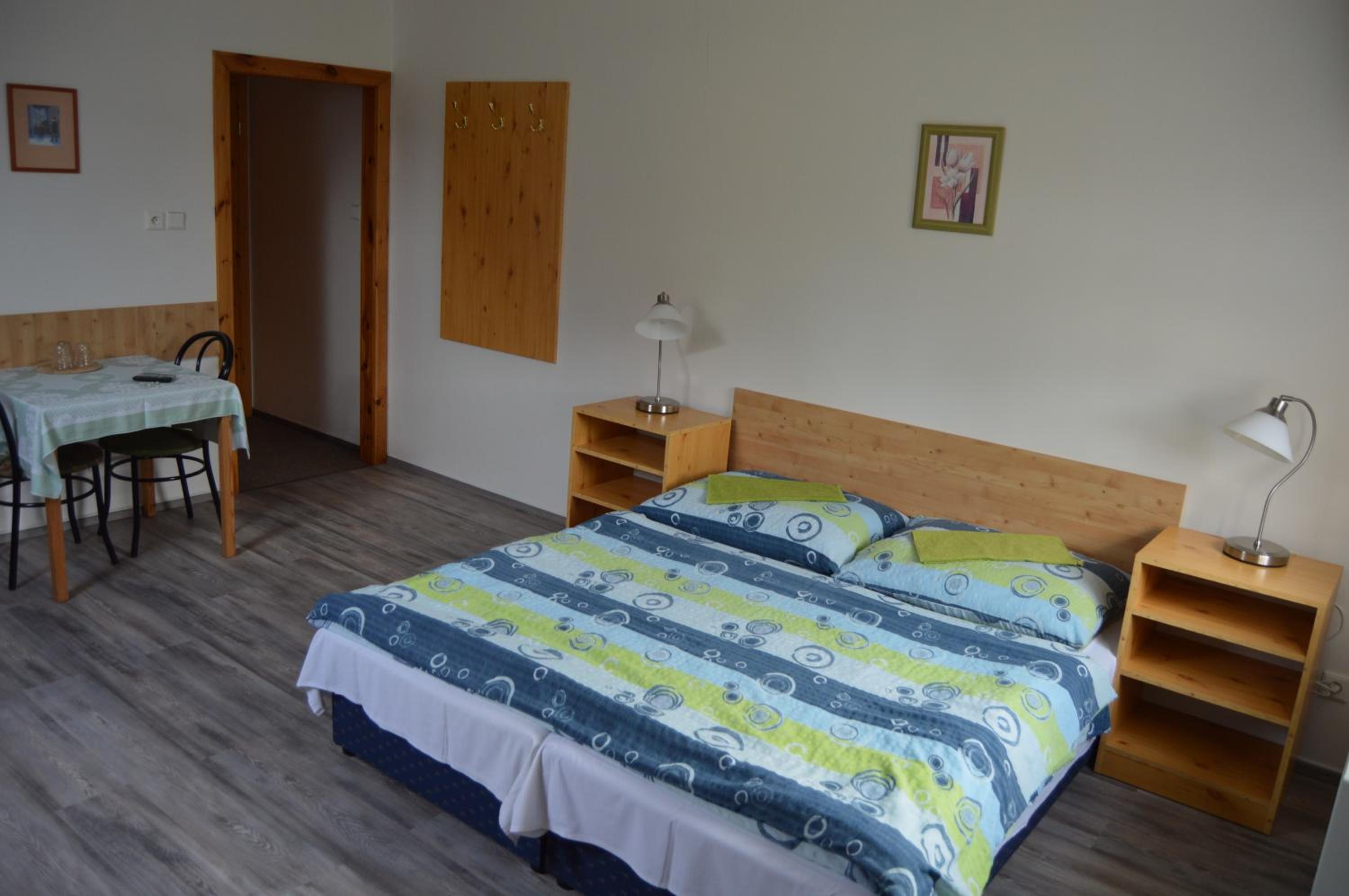 Quadruple Room with Private Bathroom photo 3