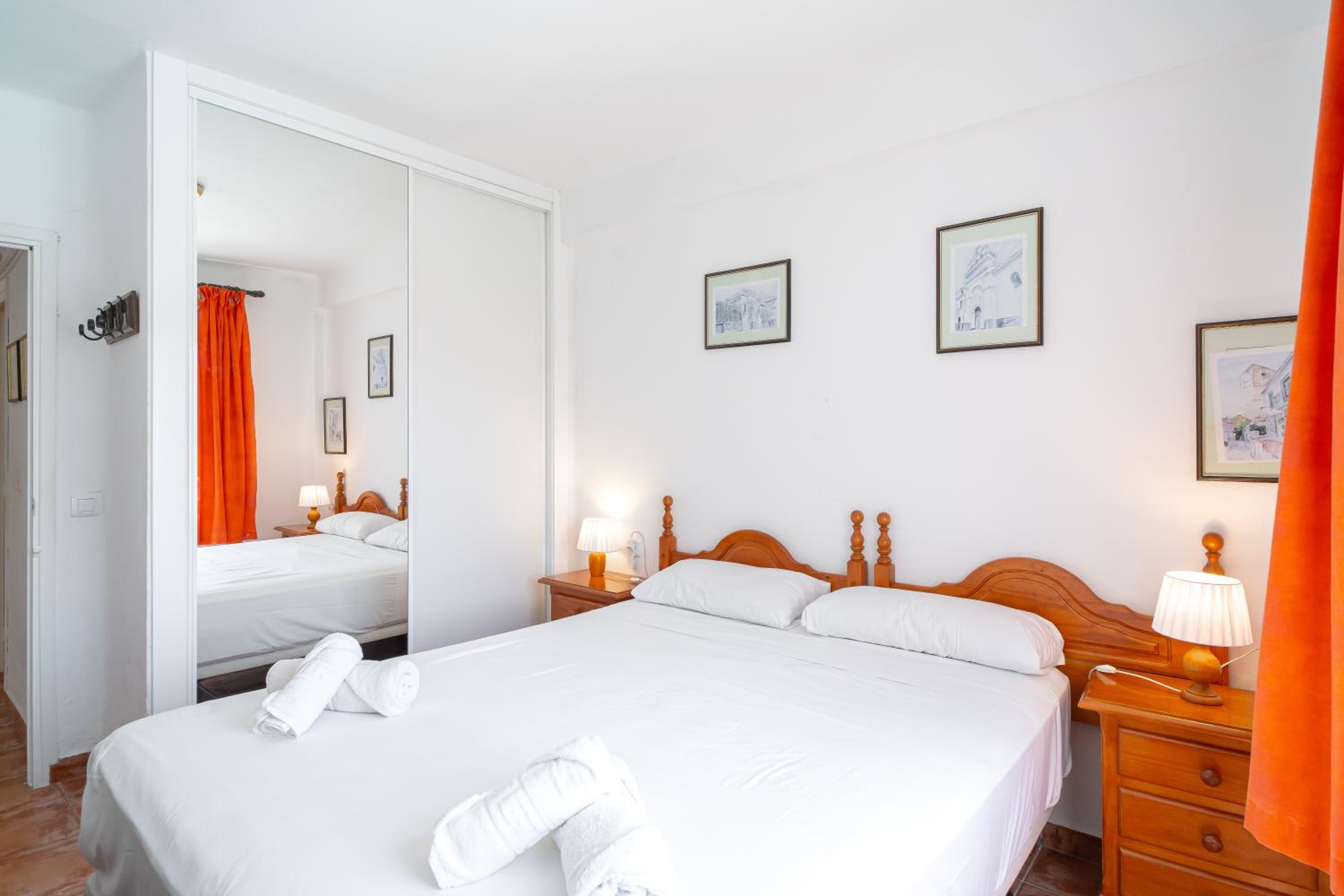 Apartamento con vista a la piscina