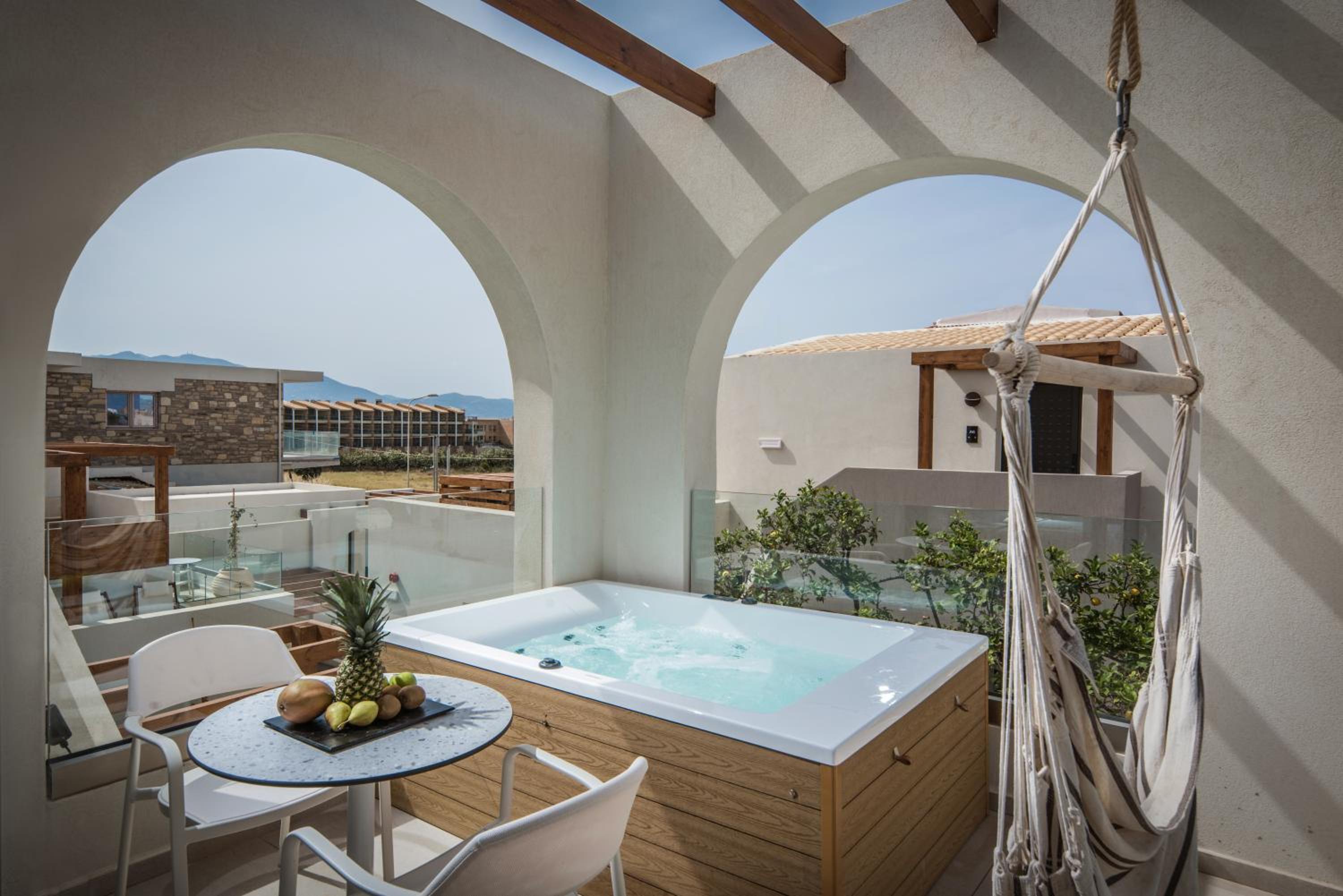 Junior Suite with Jacuzzi - Photo 2