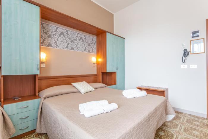 Double or Twin Room with Side Sea View