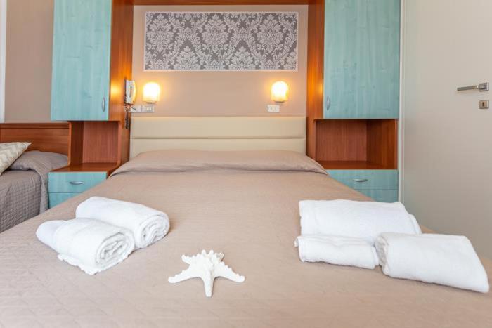 Double or Twin Room with Side Sea View
