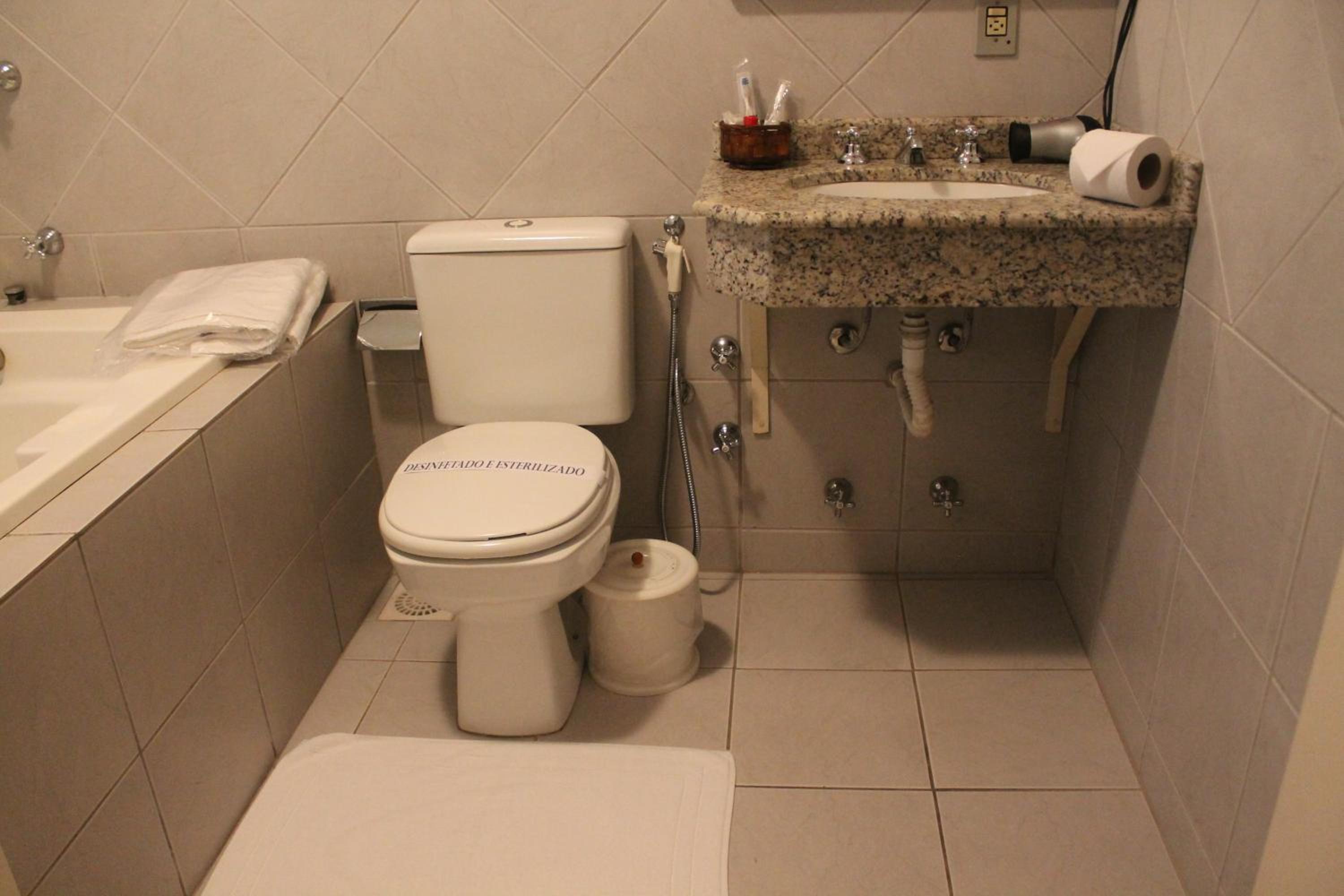 Double Room with Hot Tub - Photo 10
