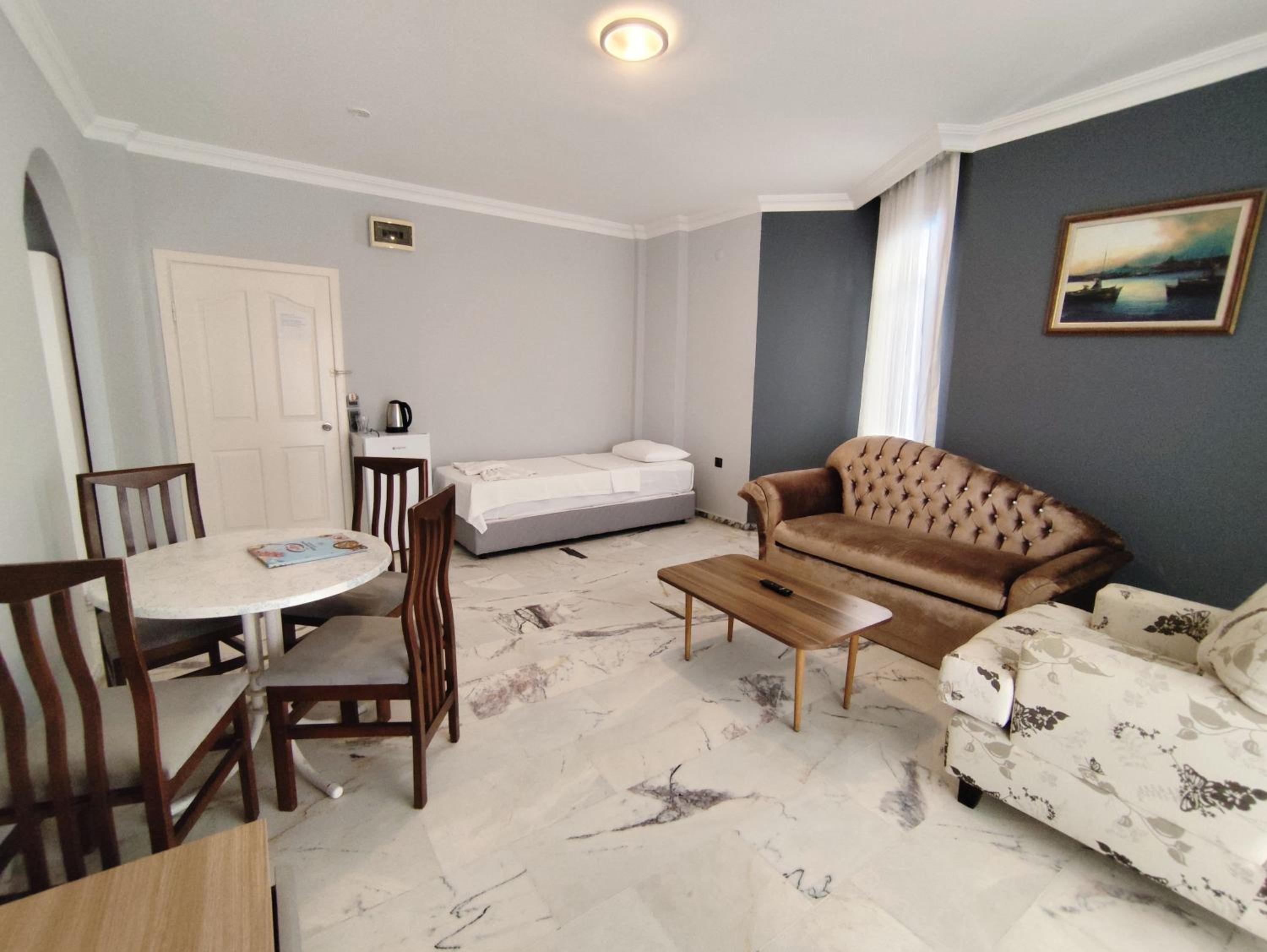 Suite - Photo 7