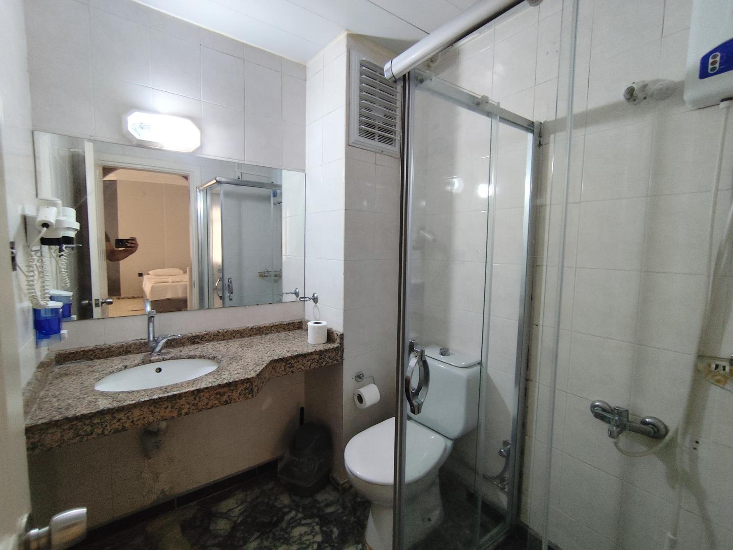 Suite - Photo 3