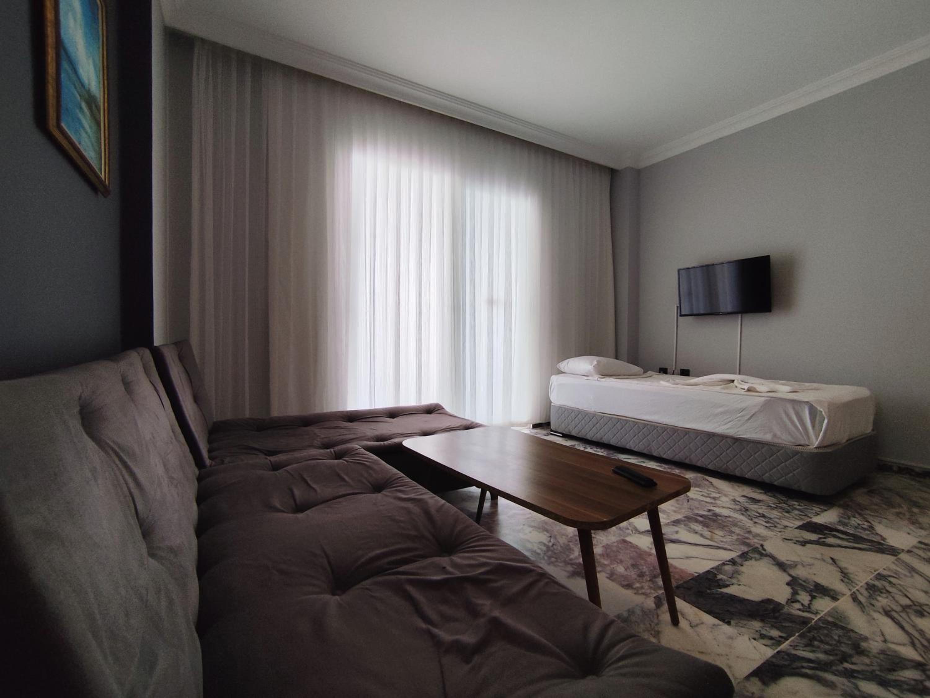 Suite - Photo 5