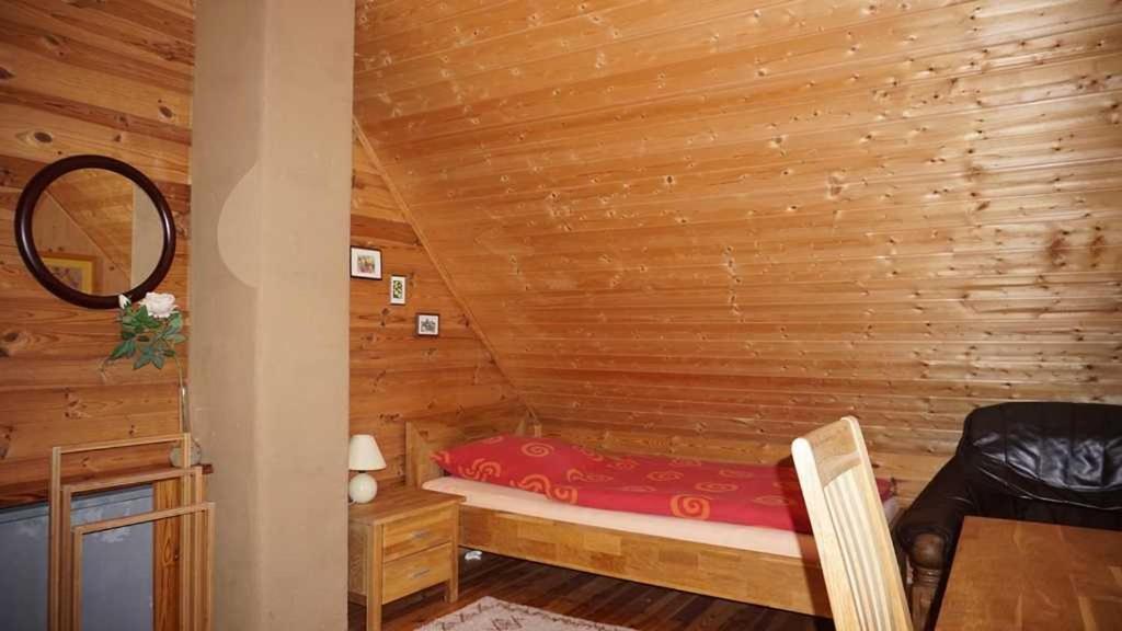 Single Room with Shared Toilet photo 2