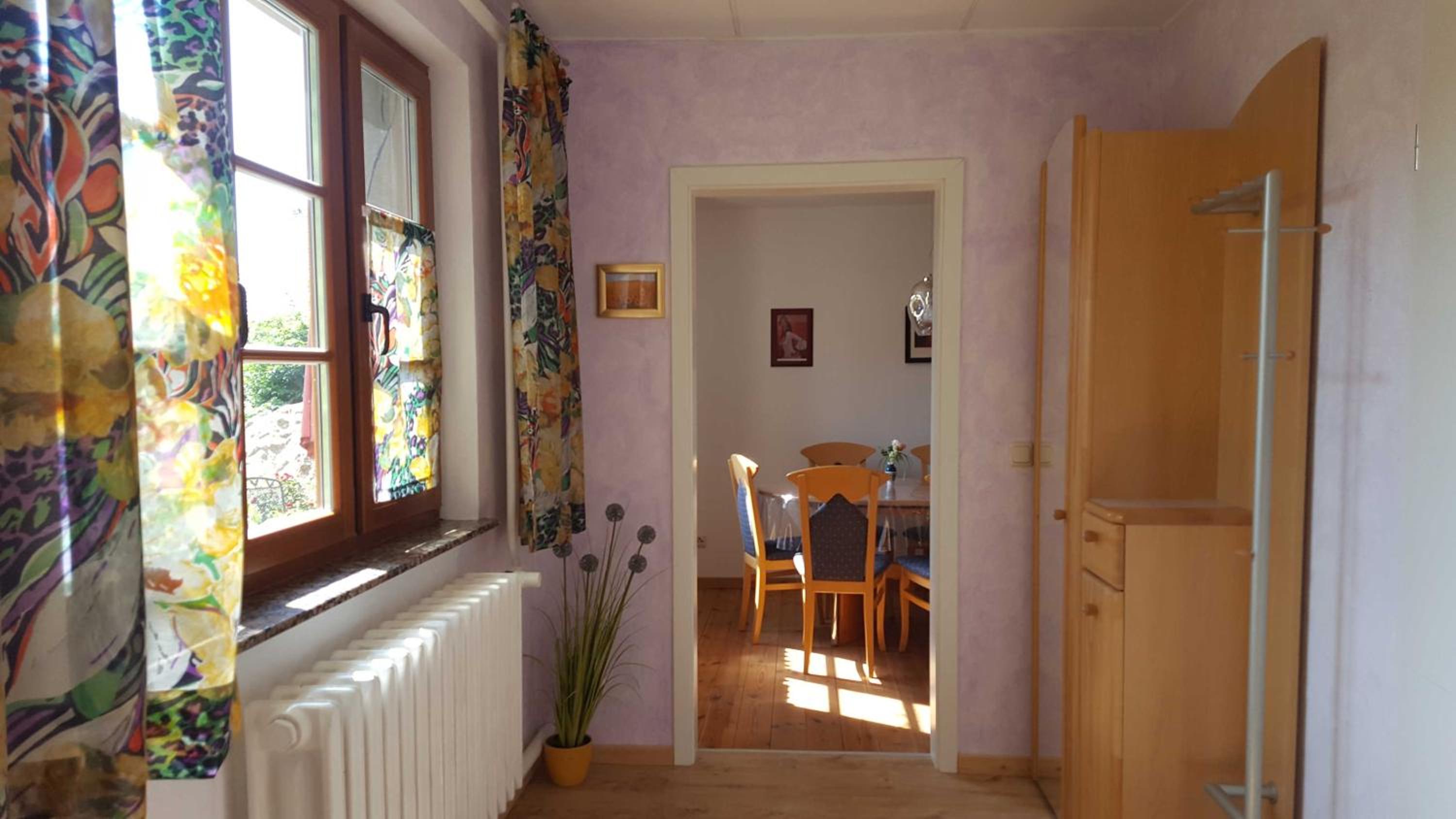 Three-Bedroom Apartment with Shower photo 1